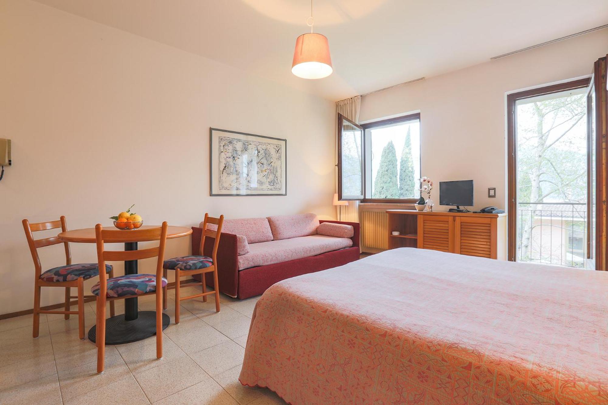 Studio Apartment photo 3