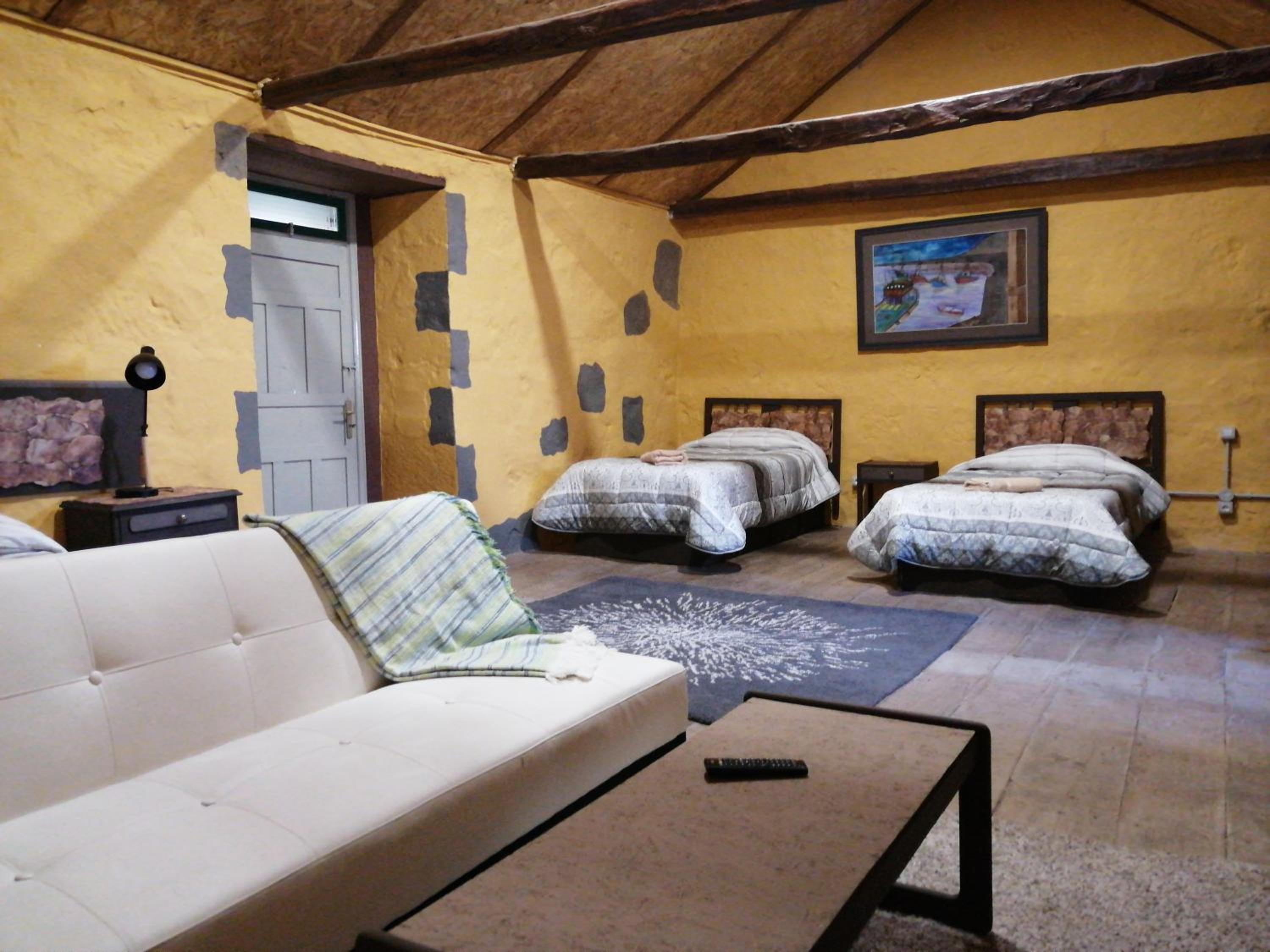 Superior Family Room - Photo 2