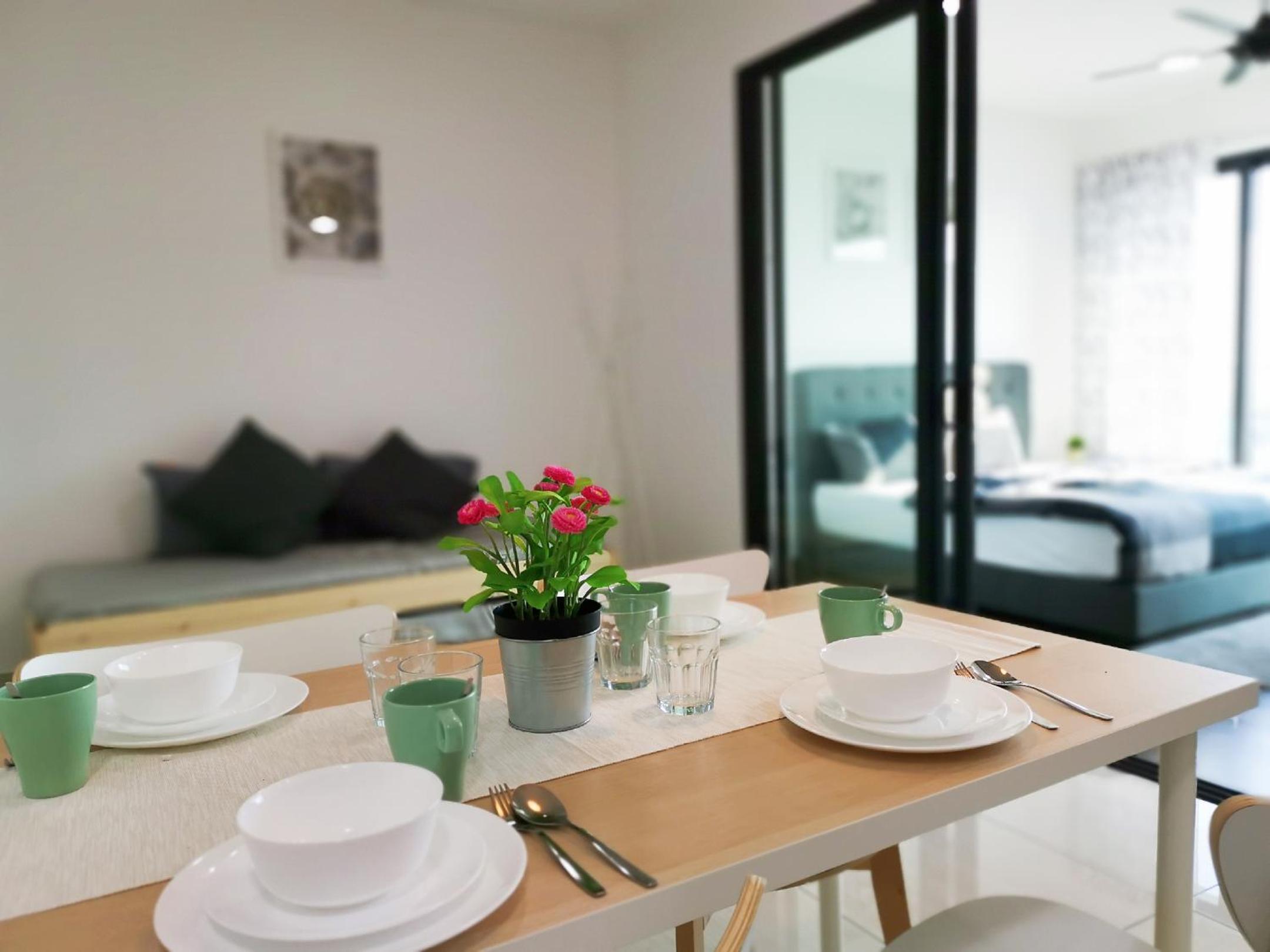 Apartment with Balcony - Photo 4