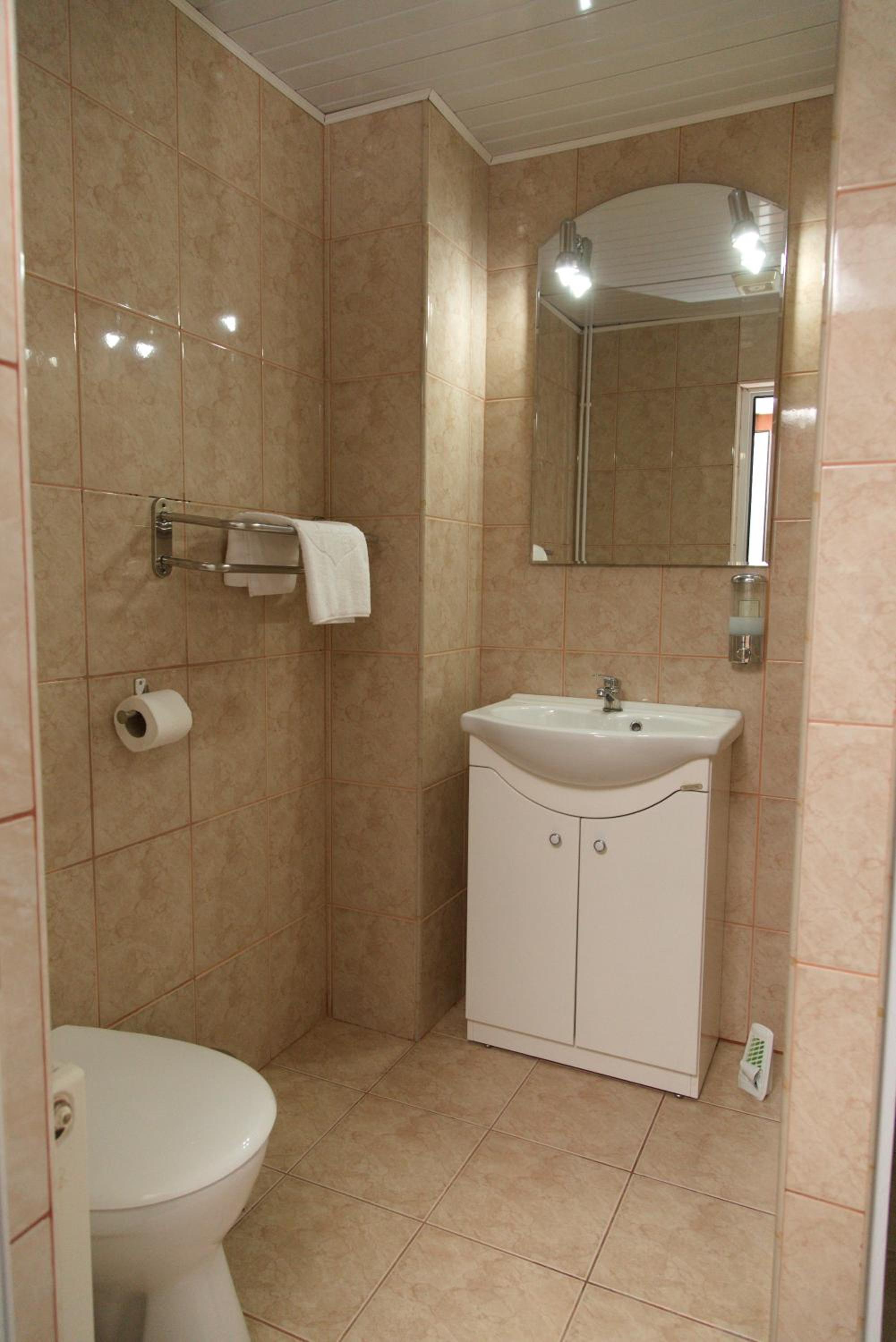 Double or Twin Room - Photo 7