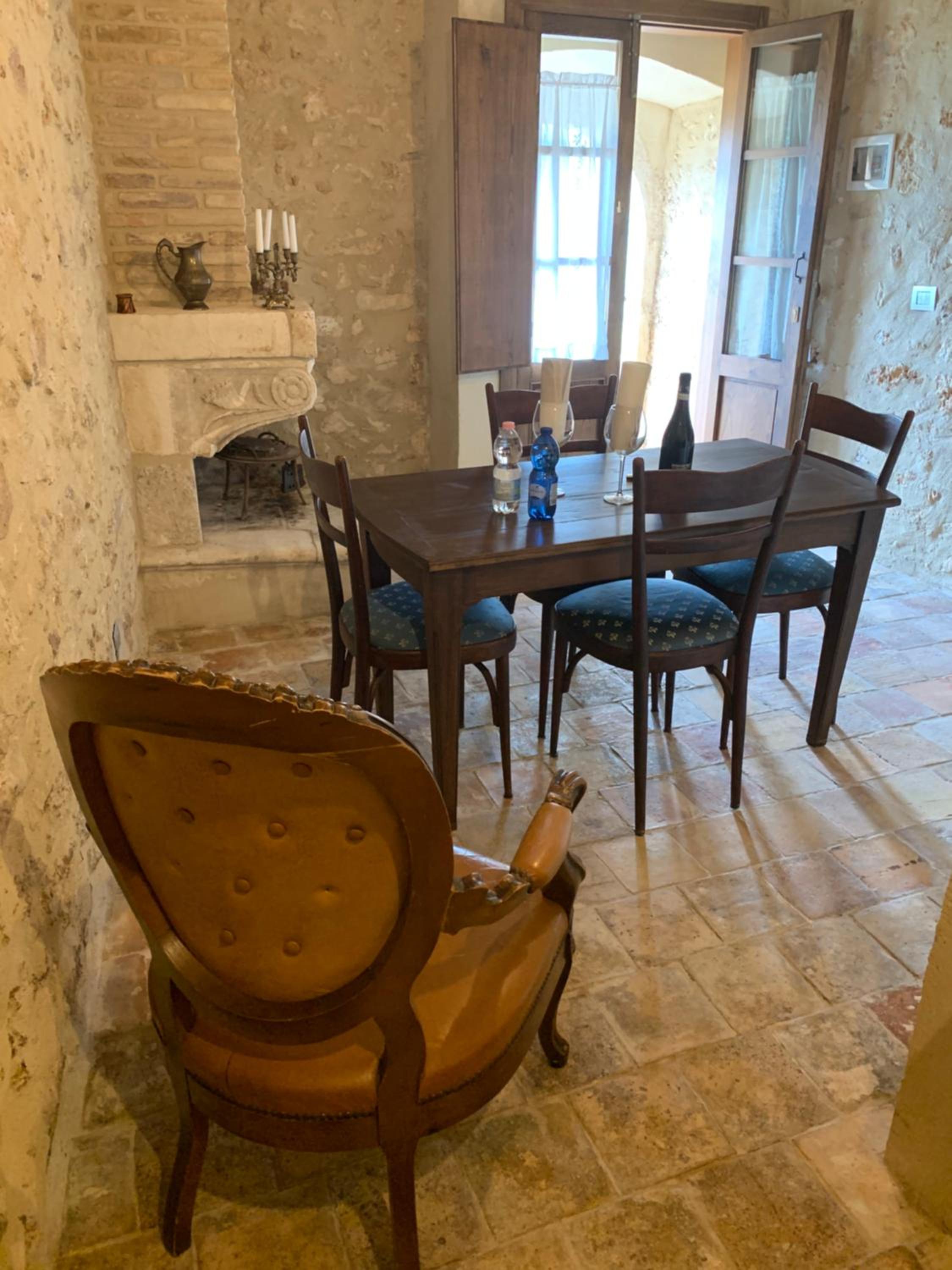Family Suite with Balcony - Photo 9