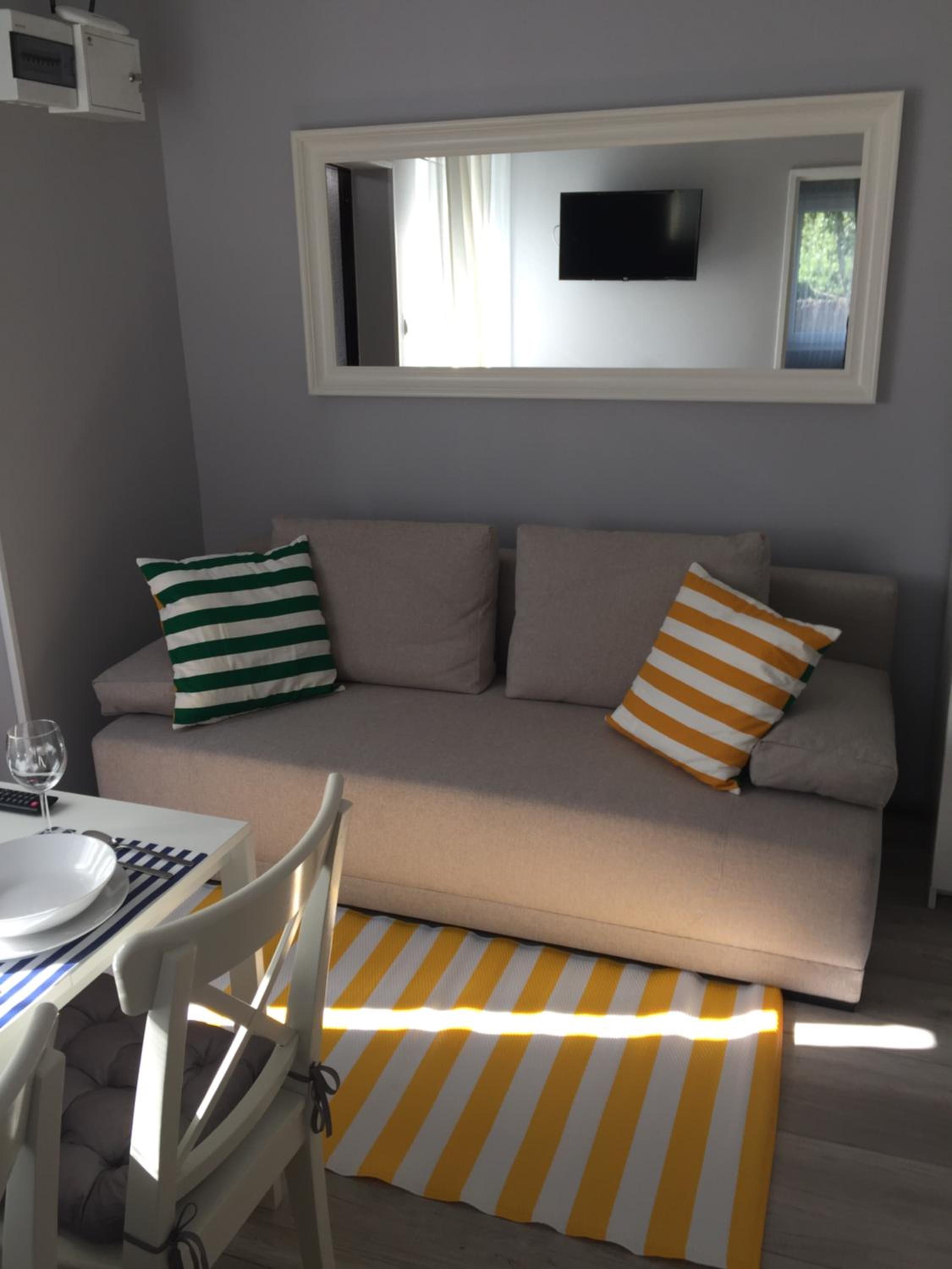 One-Bedroom Apartment - Photo 1