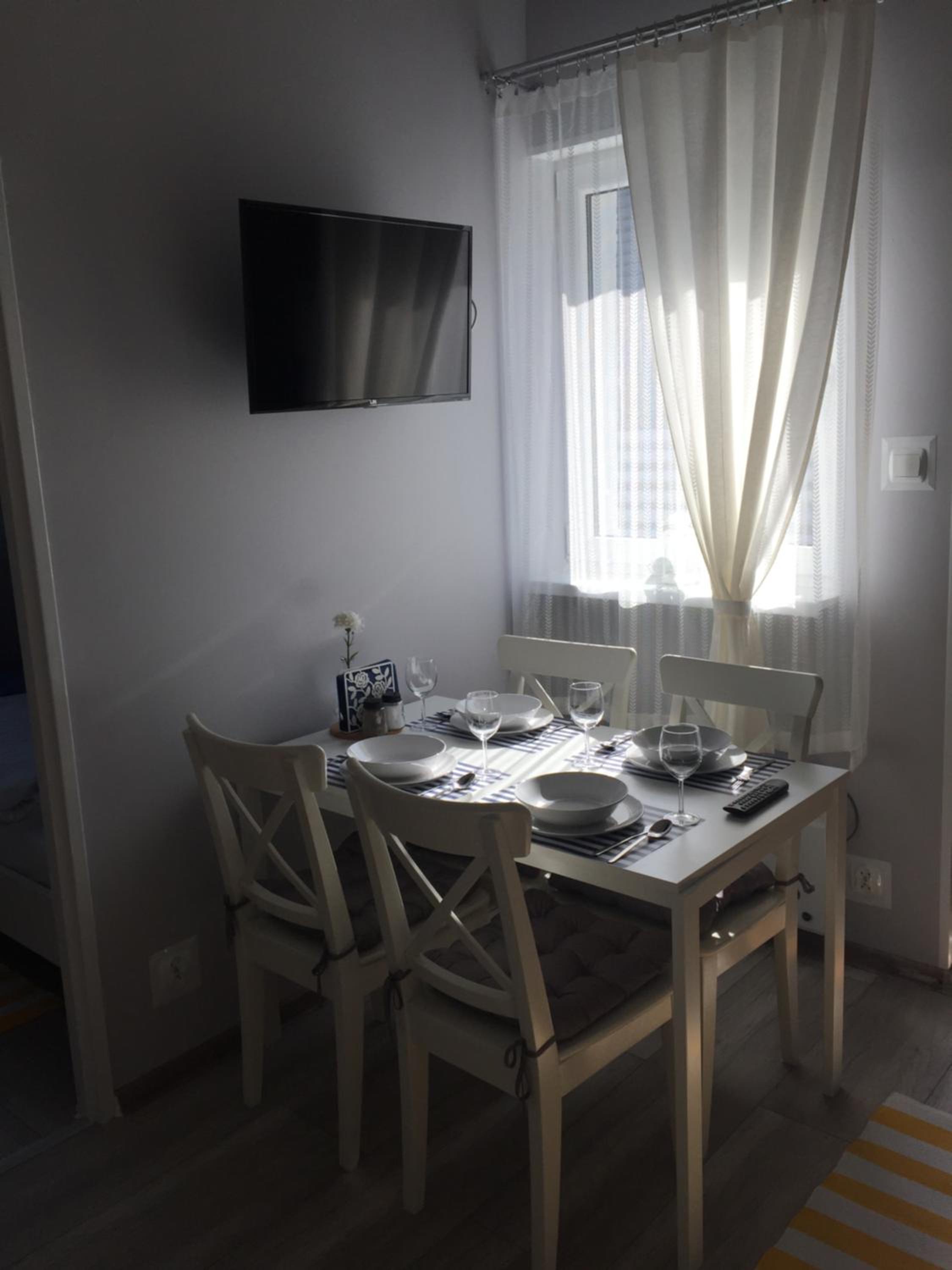 One-Bedroom Apartment - Photo 7