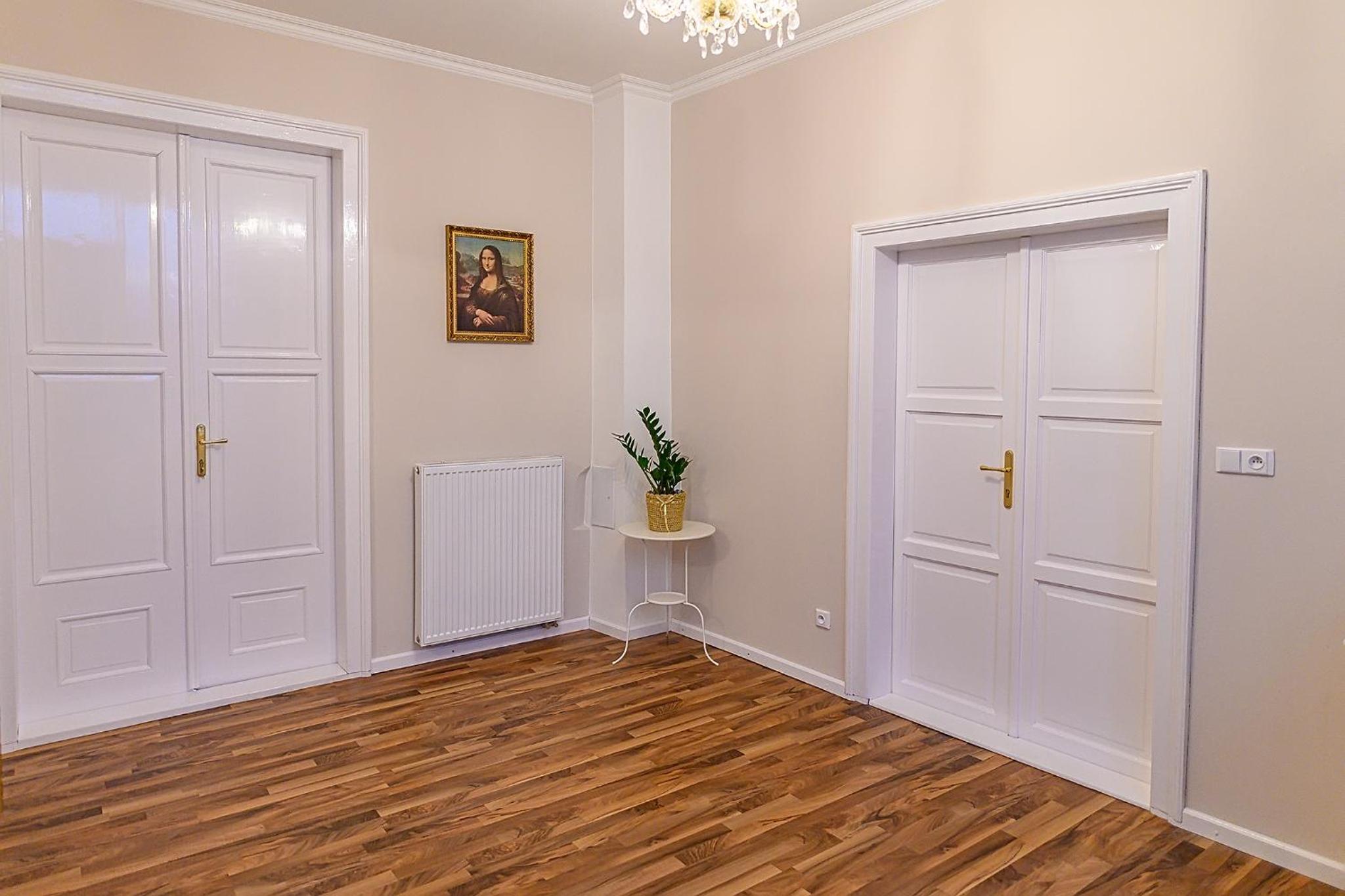 Deluxe Double Room with Bath photo 3