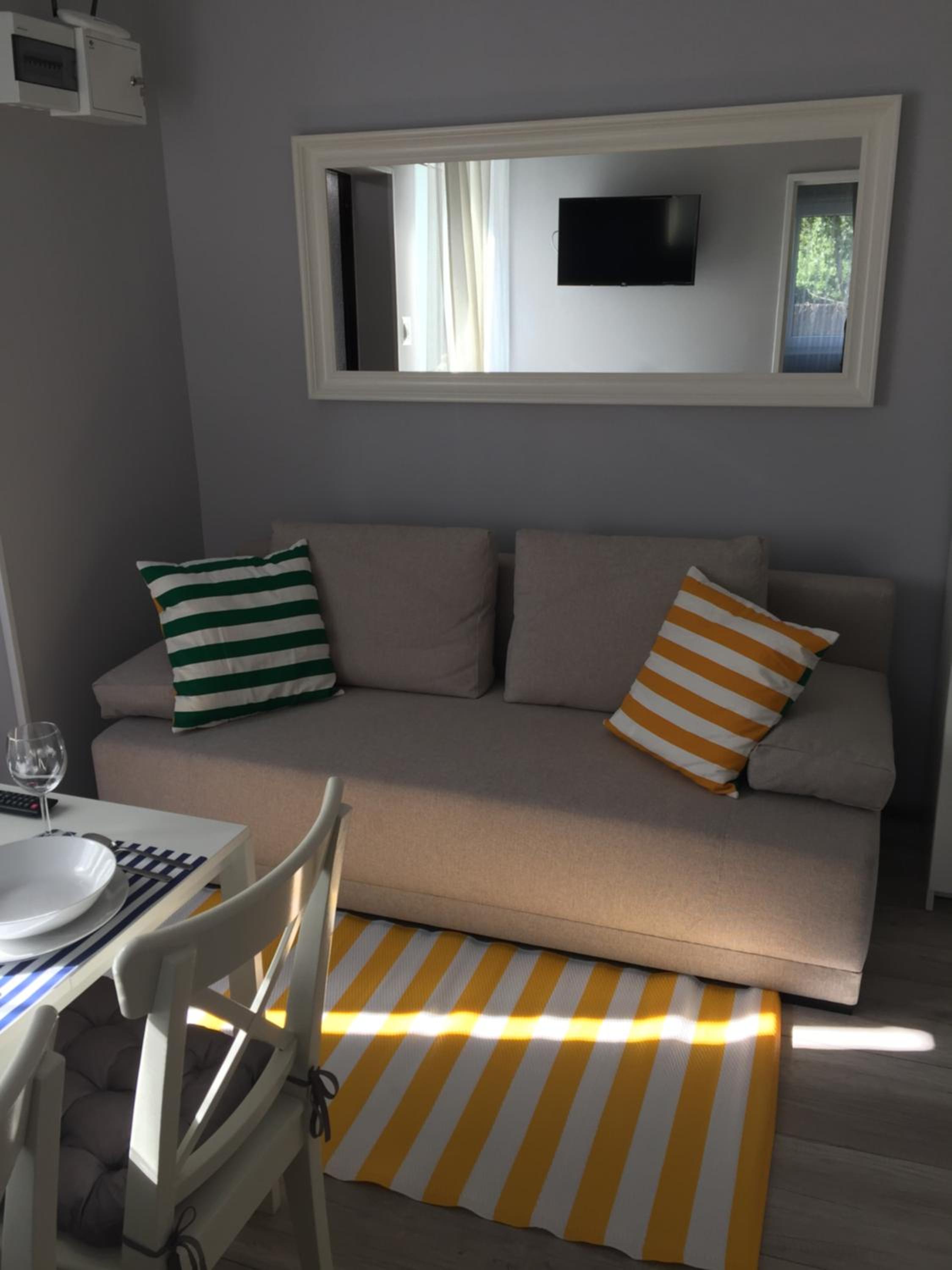 One-Bedroom Apartment - Photo 4