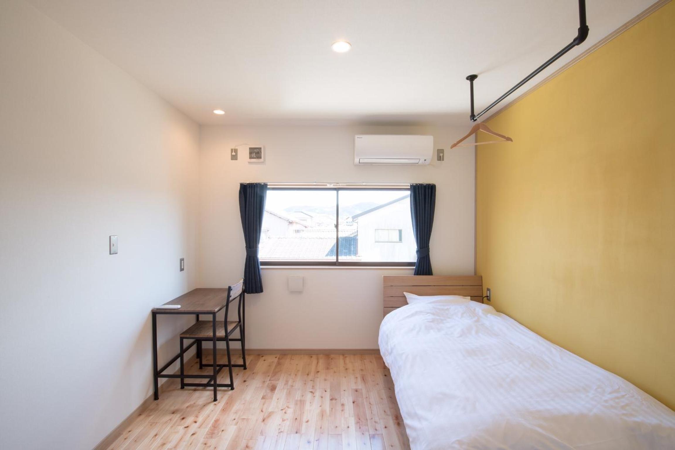 Single Room photo 2
