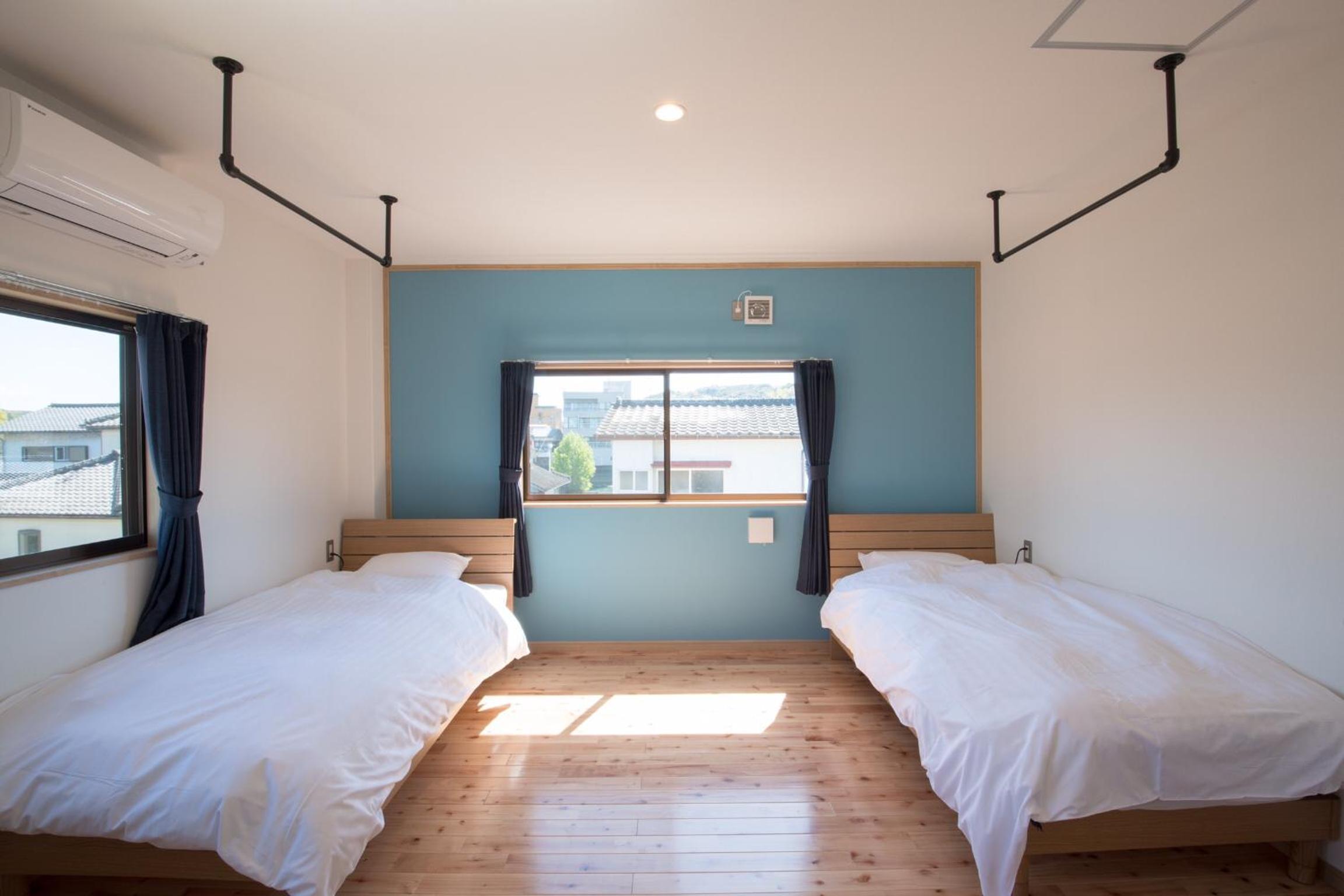 Twin Room - Photo 2