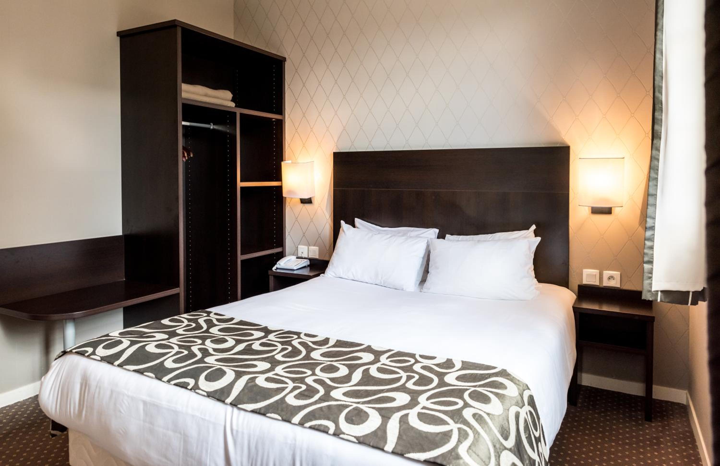 Standard Double Room with Air Conditioning