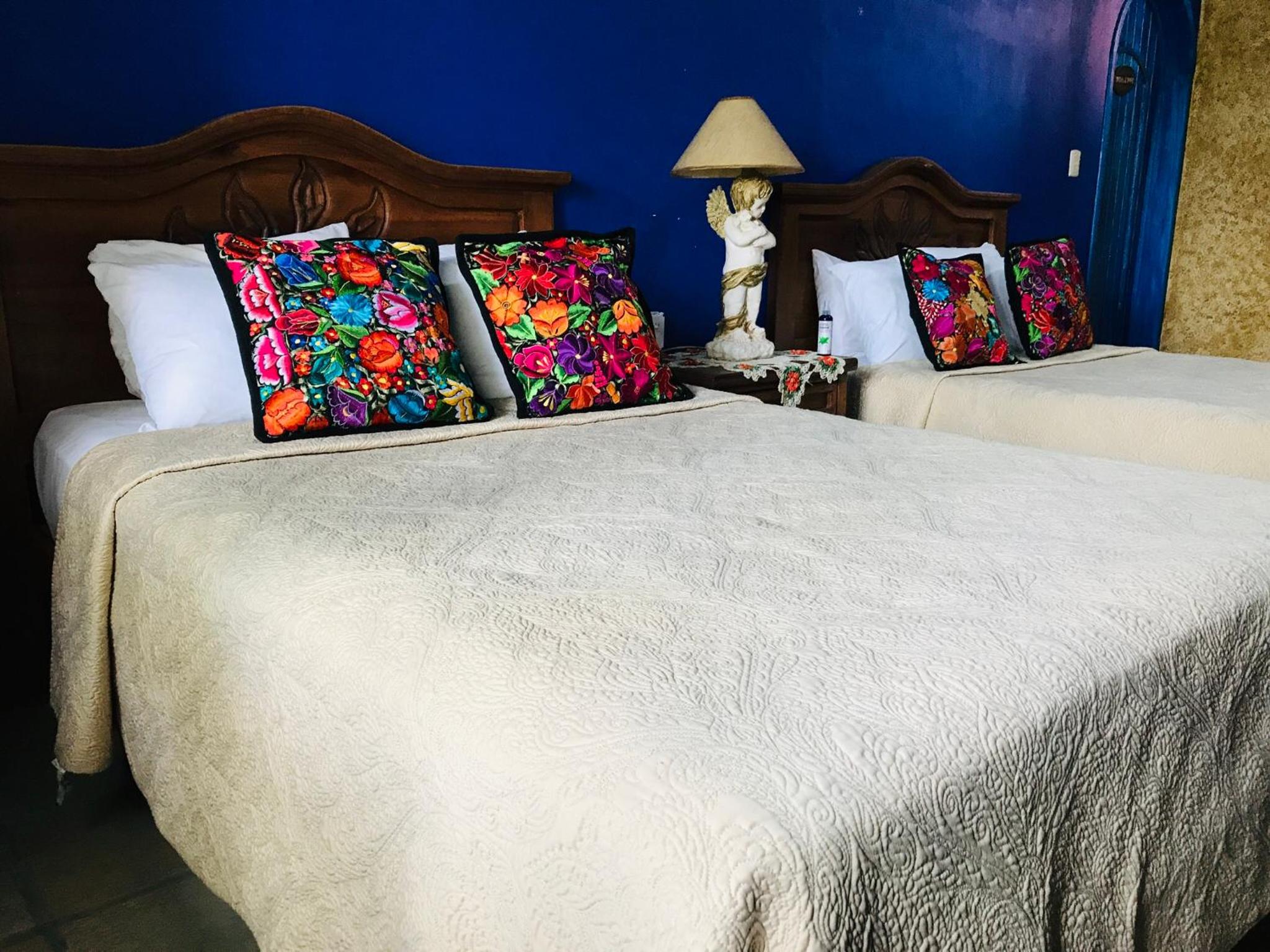 Deluxe Double Room - Photo 9