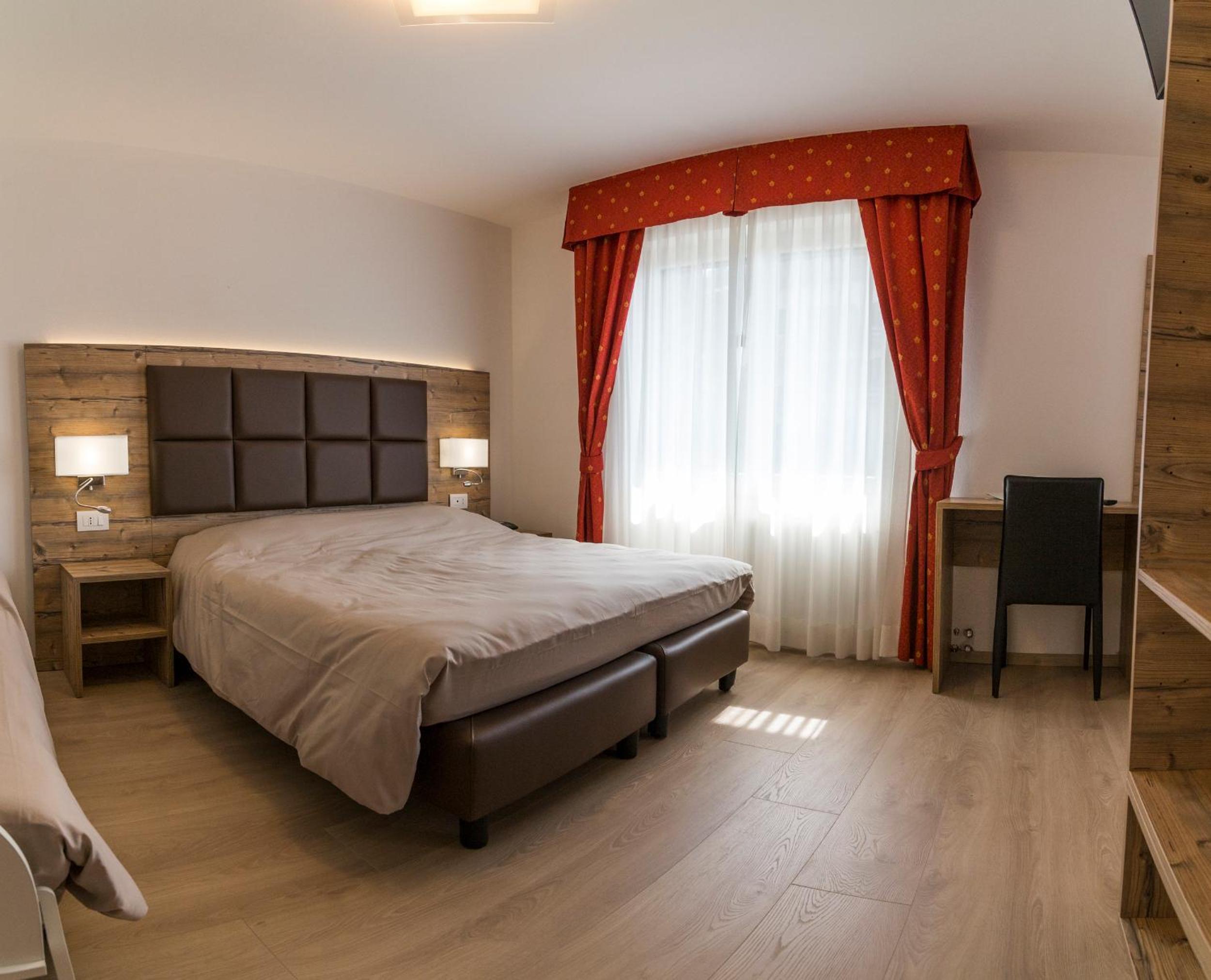 Double or Twin Room - Photo 7