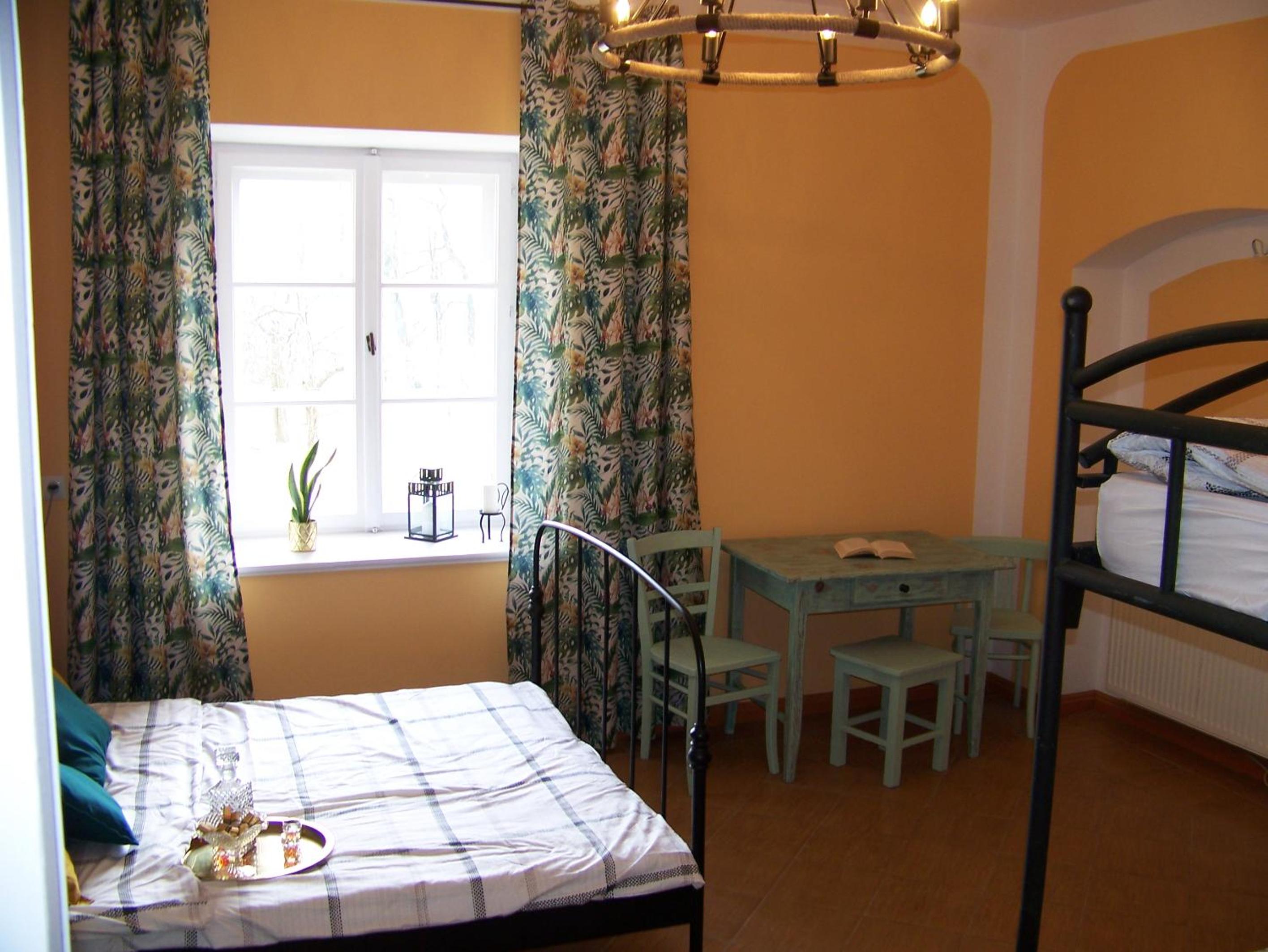 Family Room - Photo 2