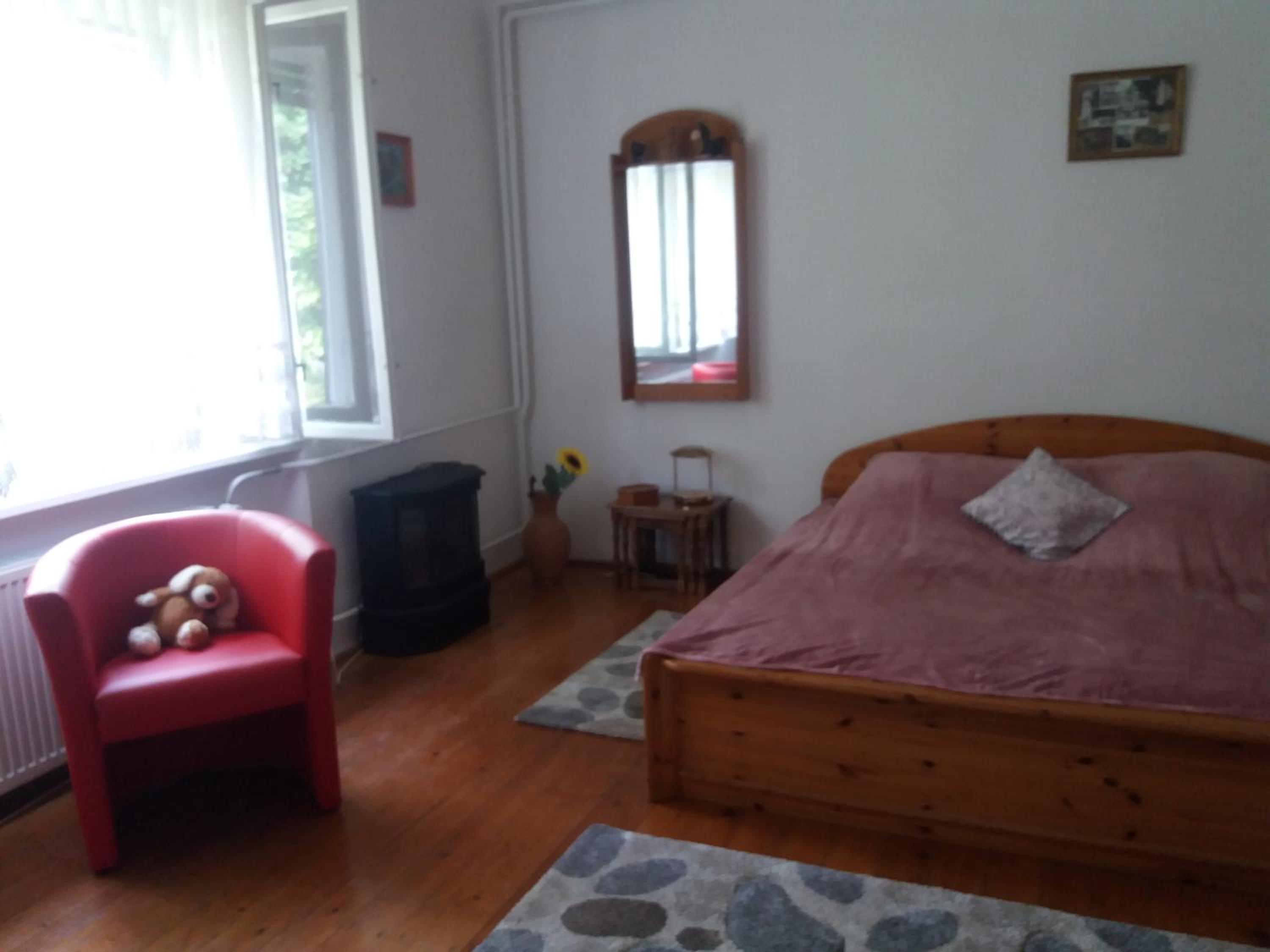 One-Bedroom Apartment - Photo 8