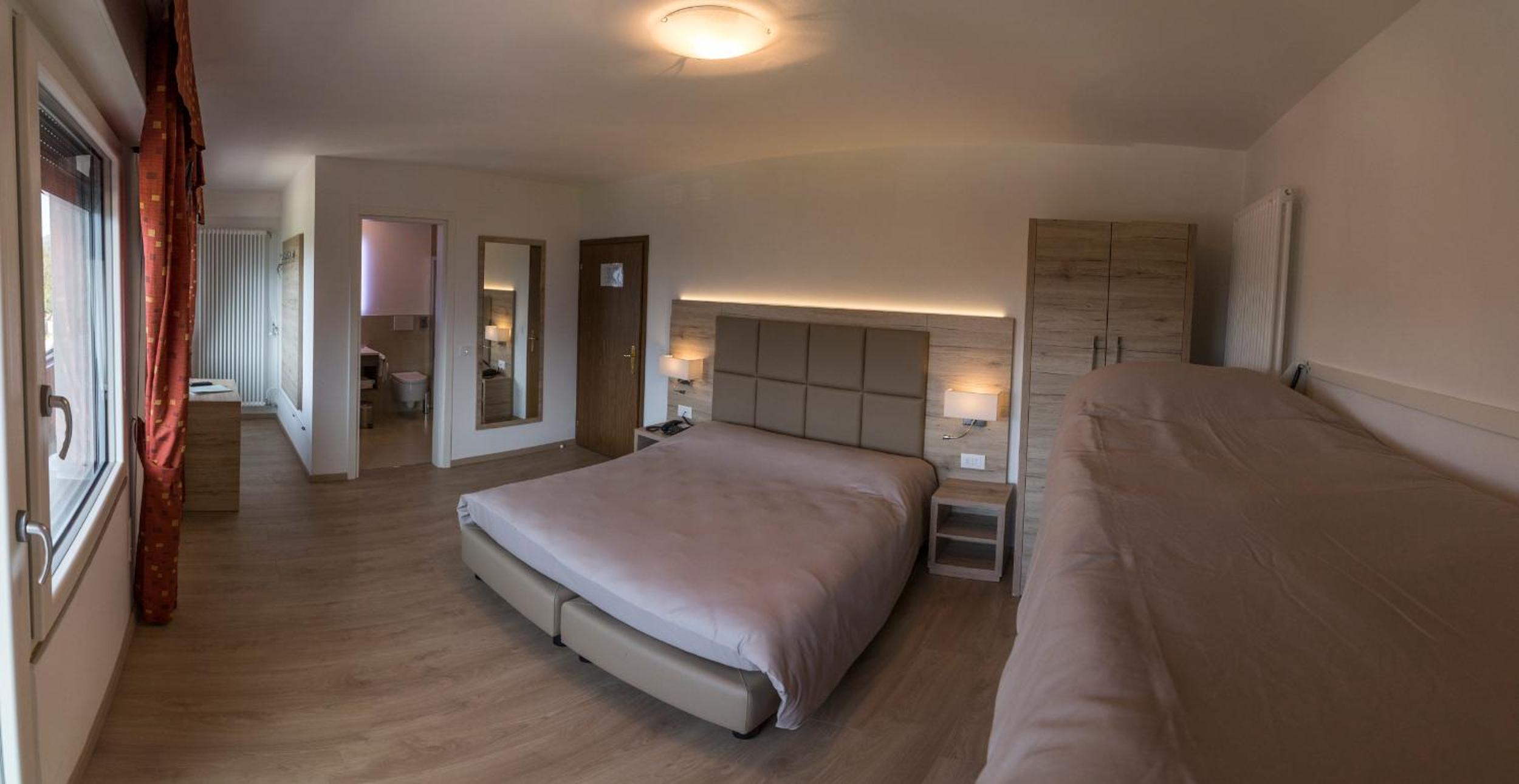 Quadruple Room - Photo 1