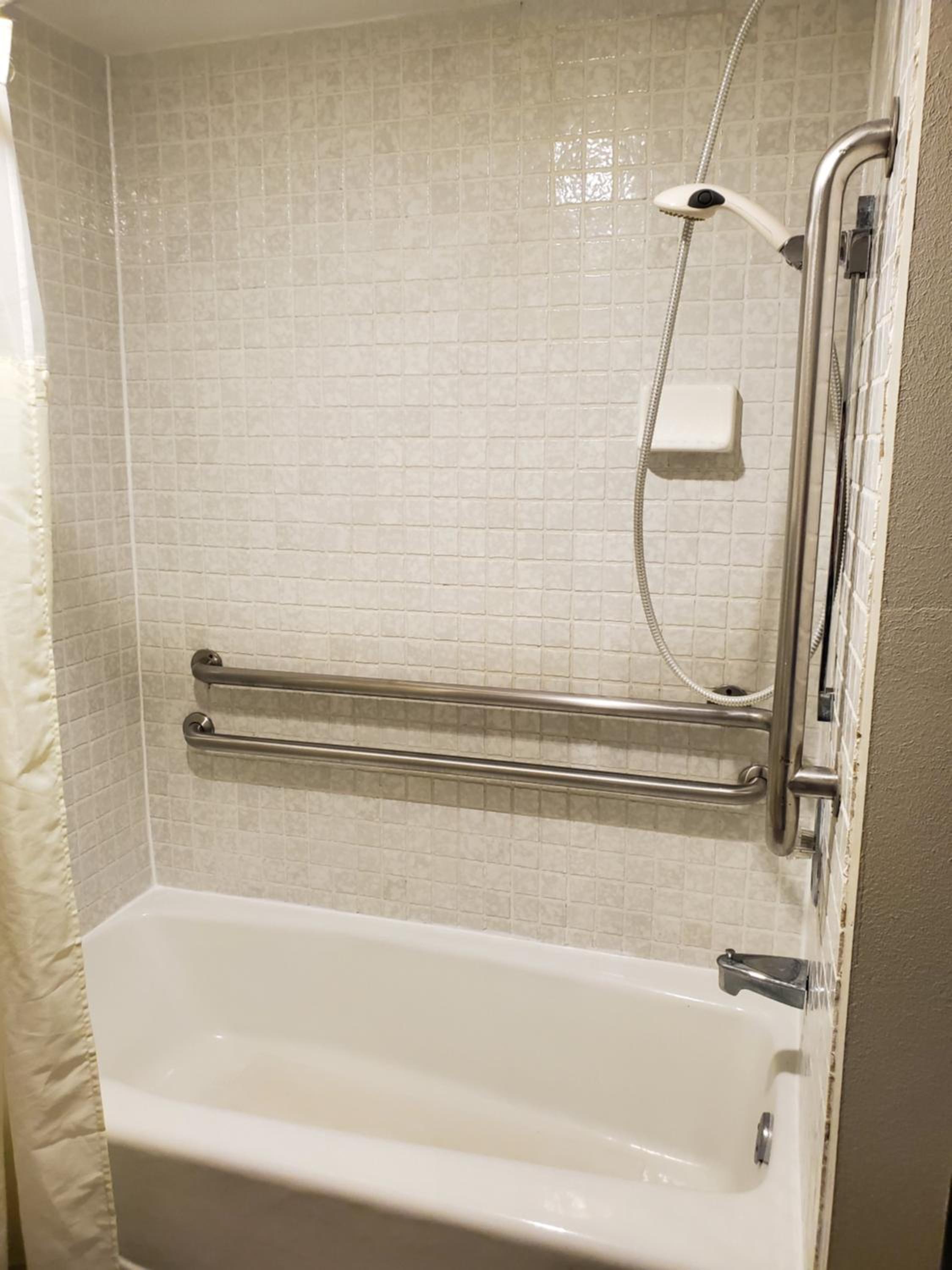 Queen Room - Handicap - Photo 5