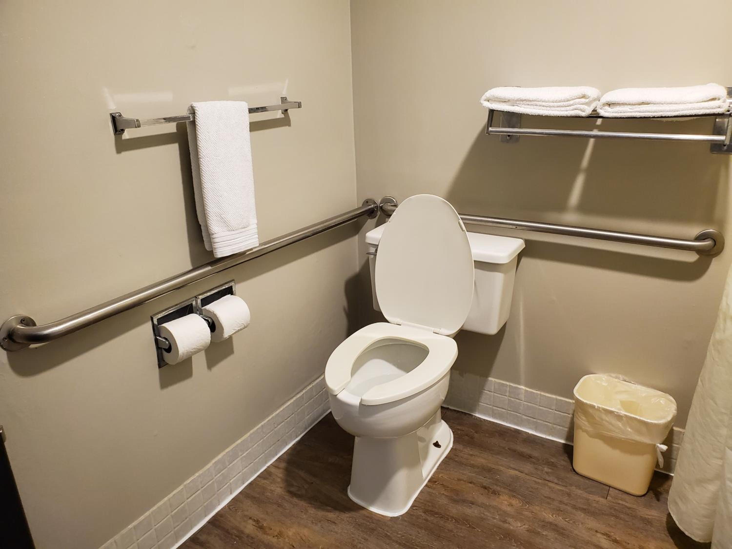 Queen Room - Handicap - Photo 2