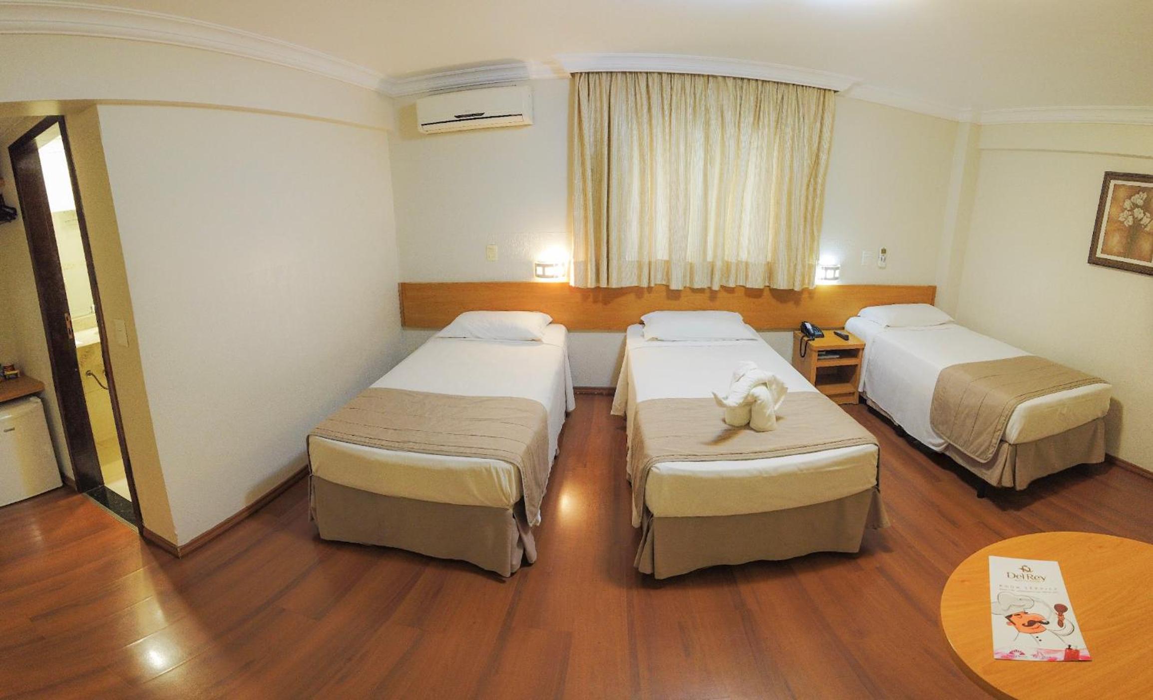 Triple Room with Three Single Beds - Photo 1