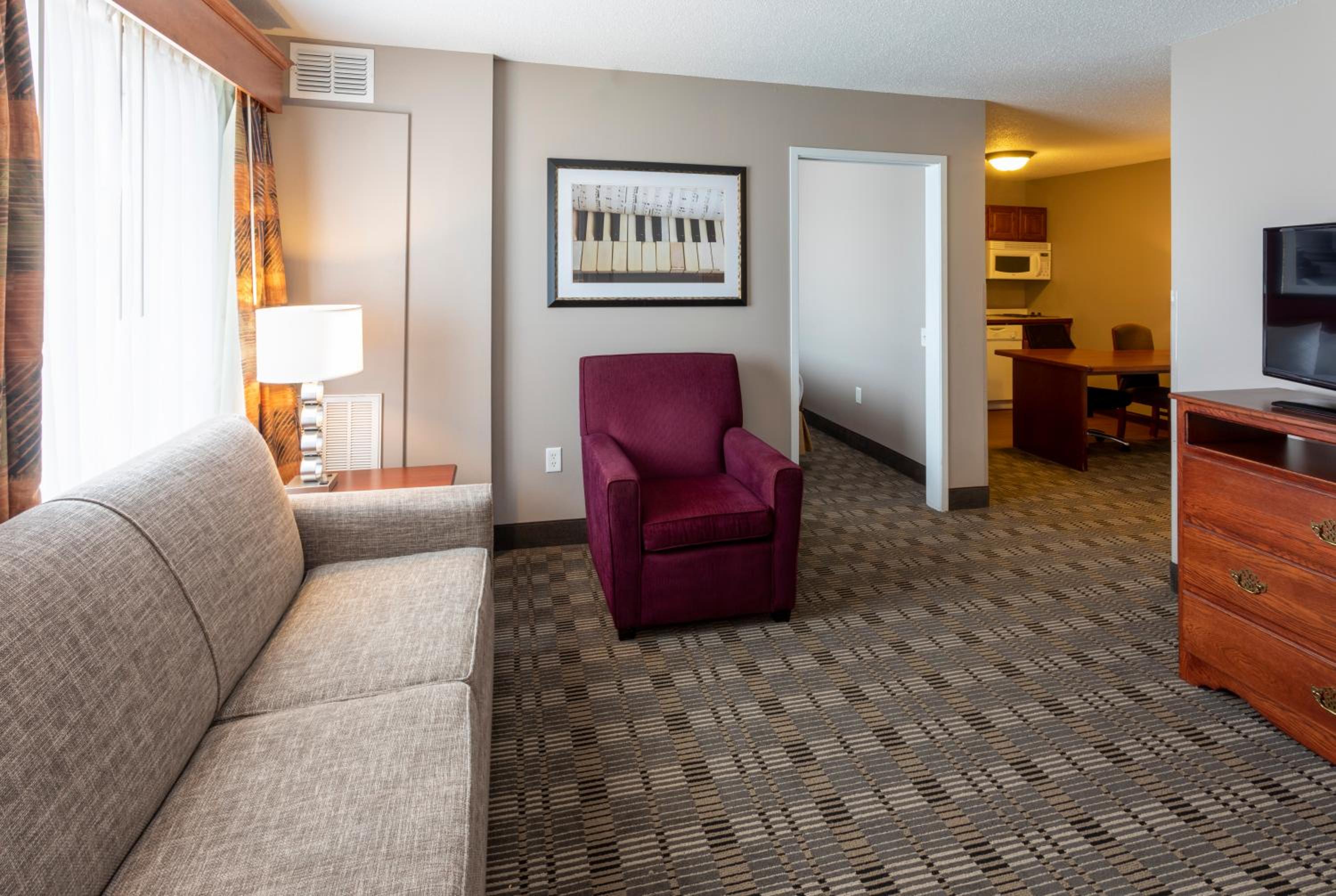 Suite - Photo 2