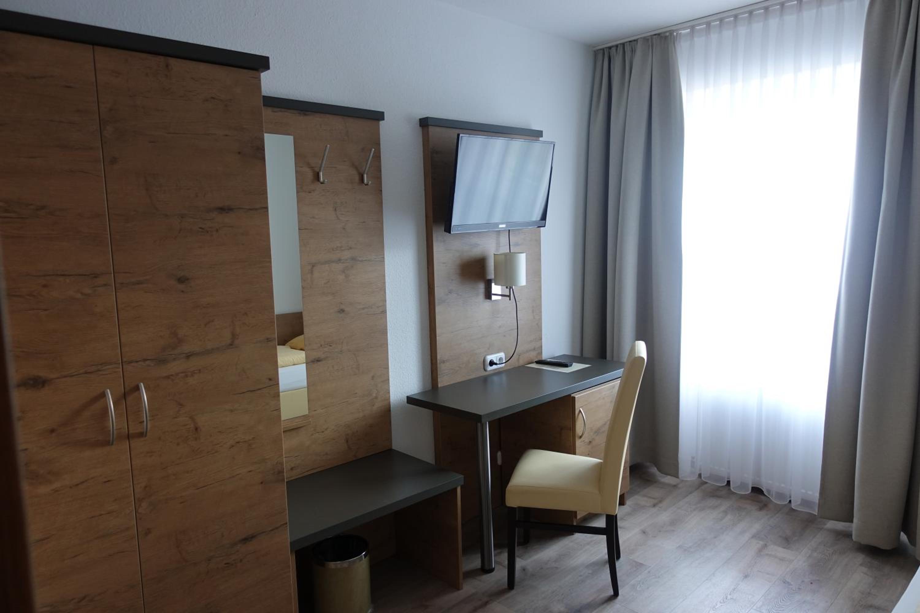 Single Room photo 2