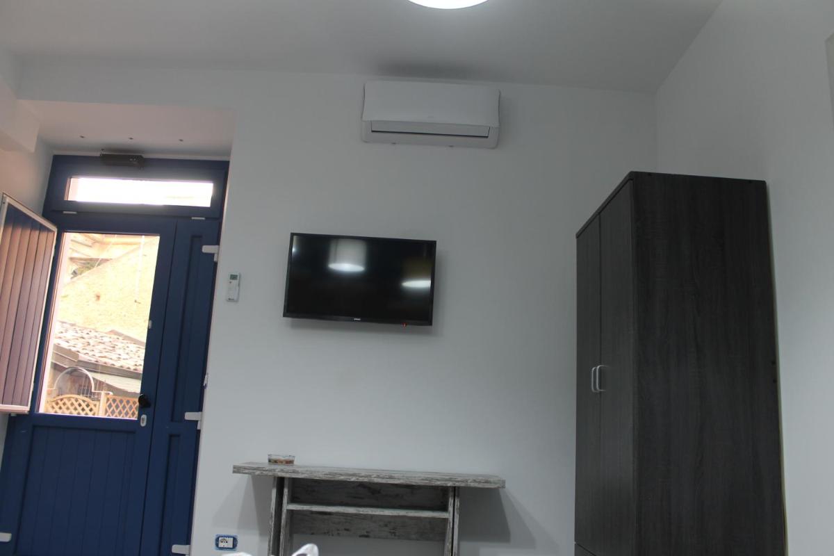 Double Room with Private Bathroom photo 3