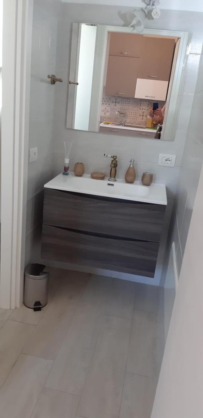 One-Bedroom Apartment - Photo 8