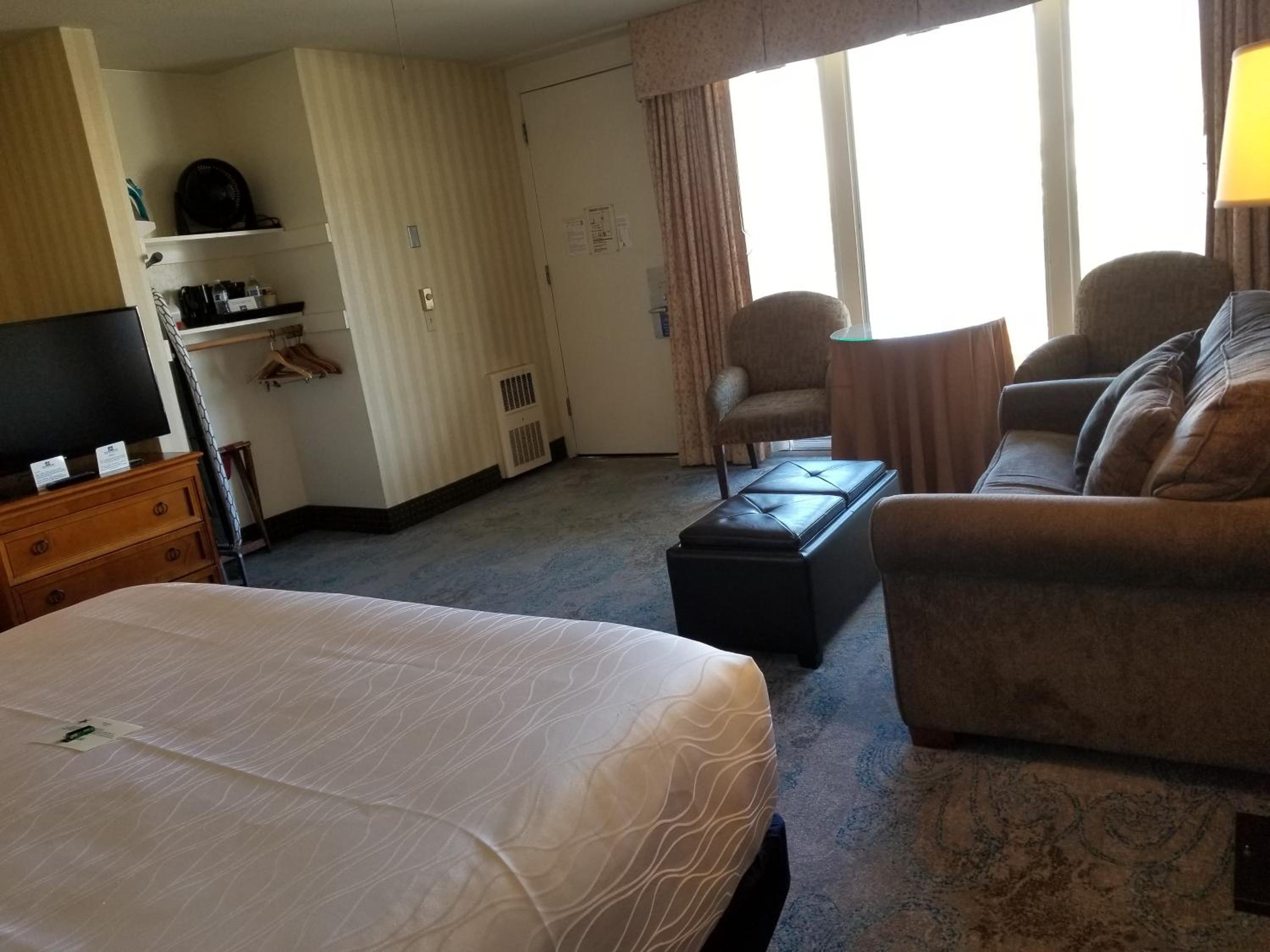 King Room with Roll-In Shower - Disability Access - Photo 2