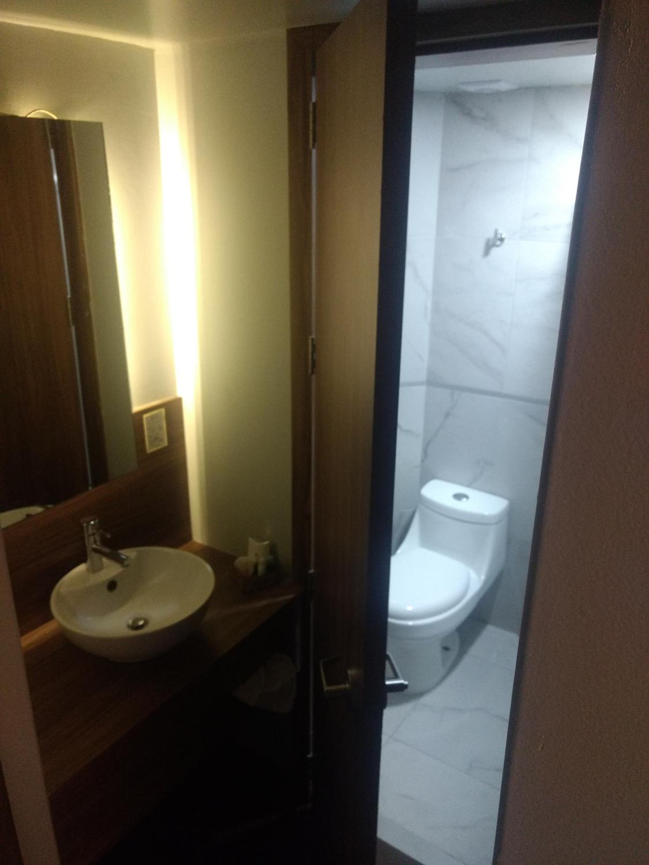 Standard Double Suite with Two Double Beds photo 3
