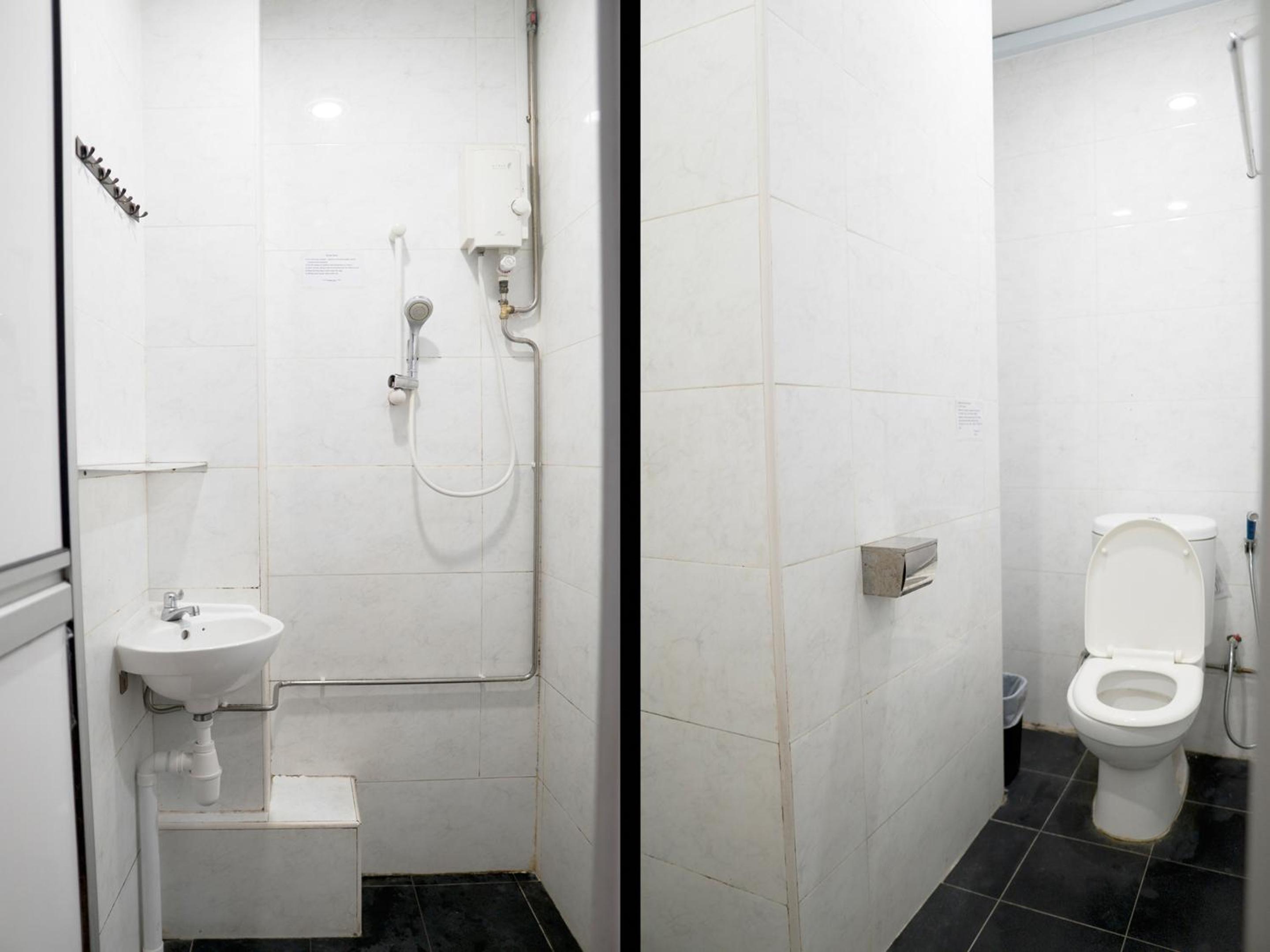 Family Room with Private Bathroom photo 2