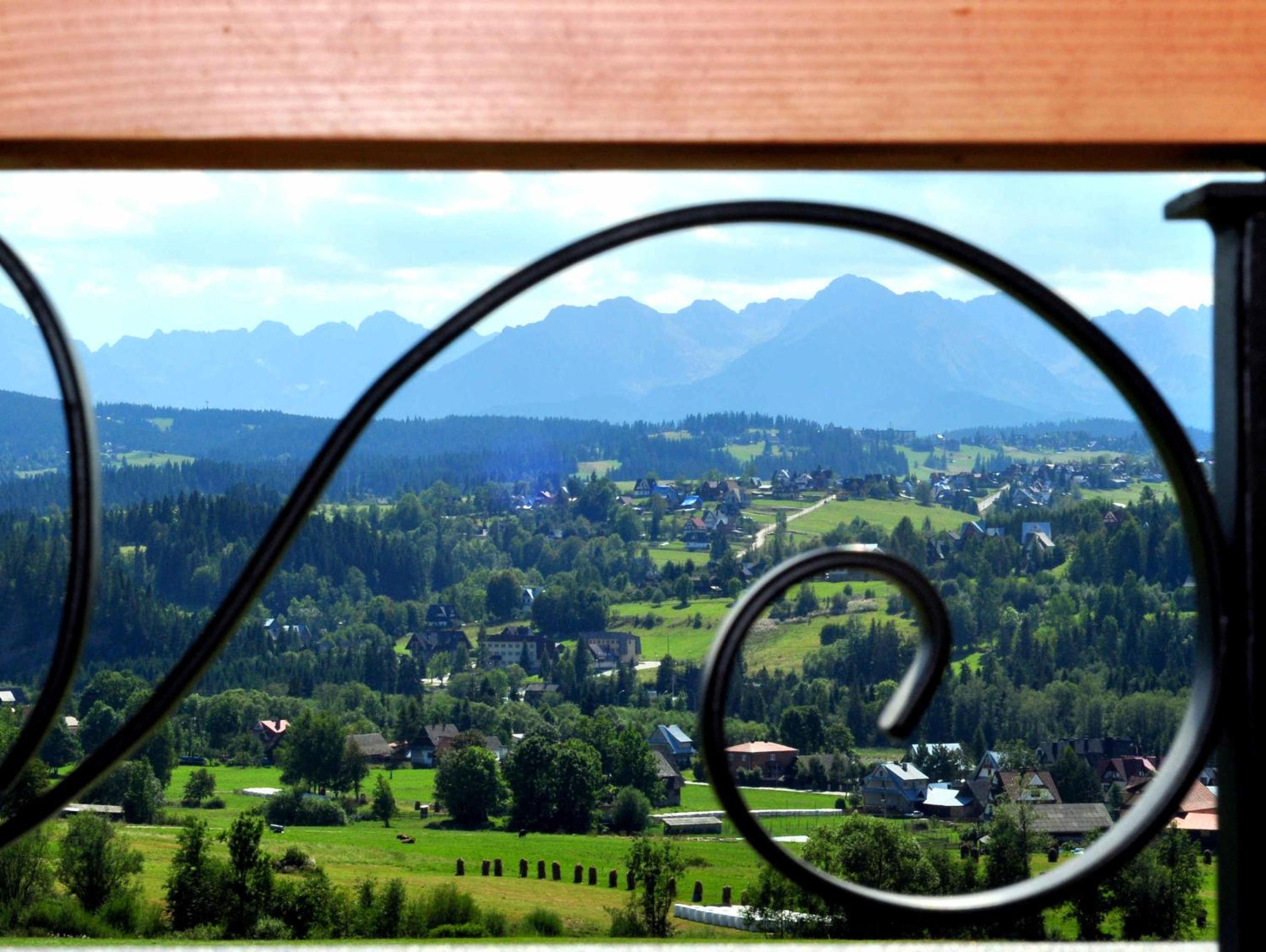 Double or Twin Room with Mountain View photo 3