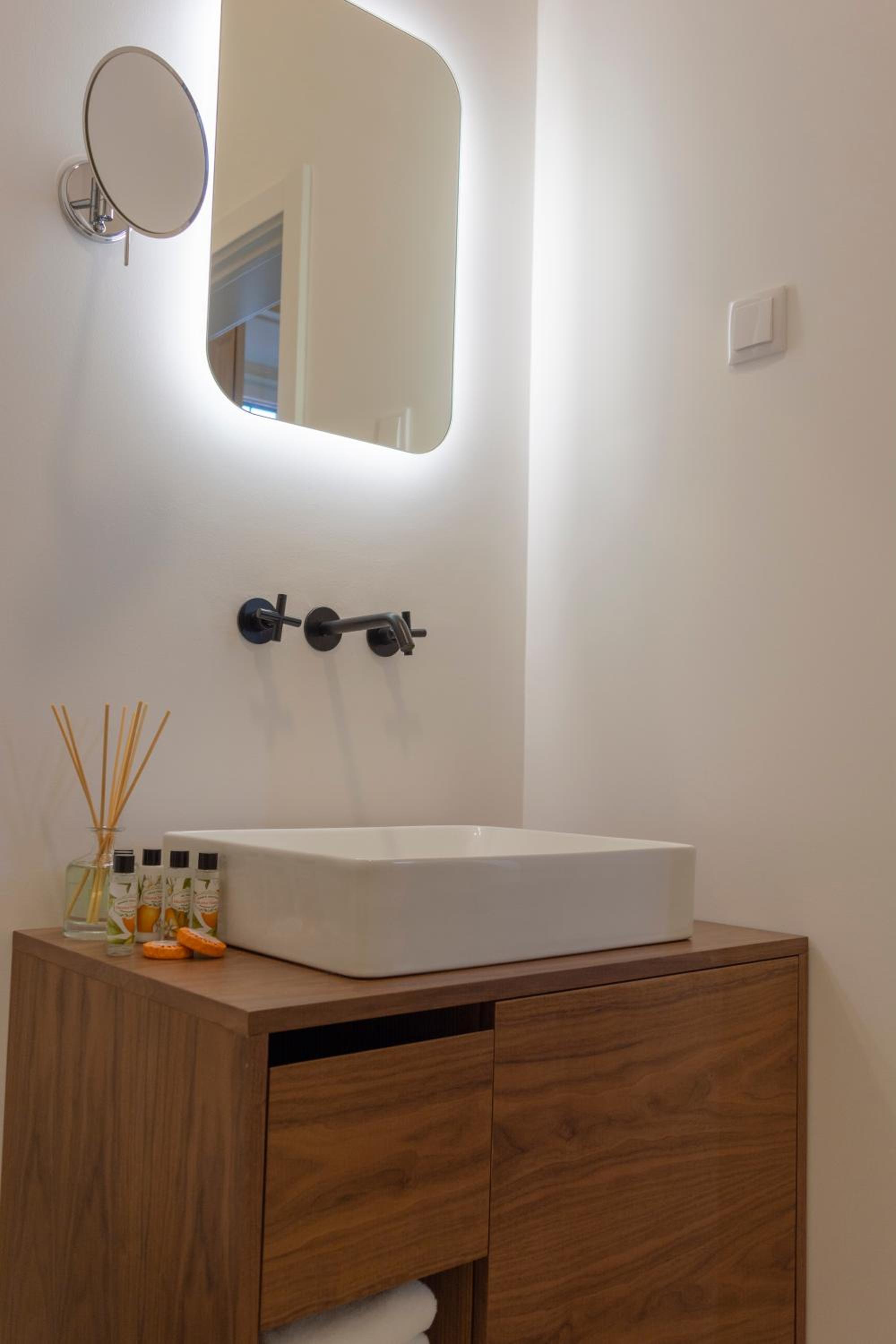 Superior Quadruple Room - Photo 9
