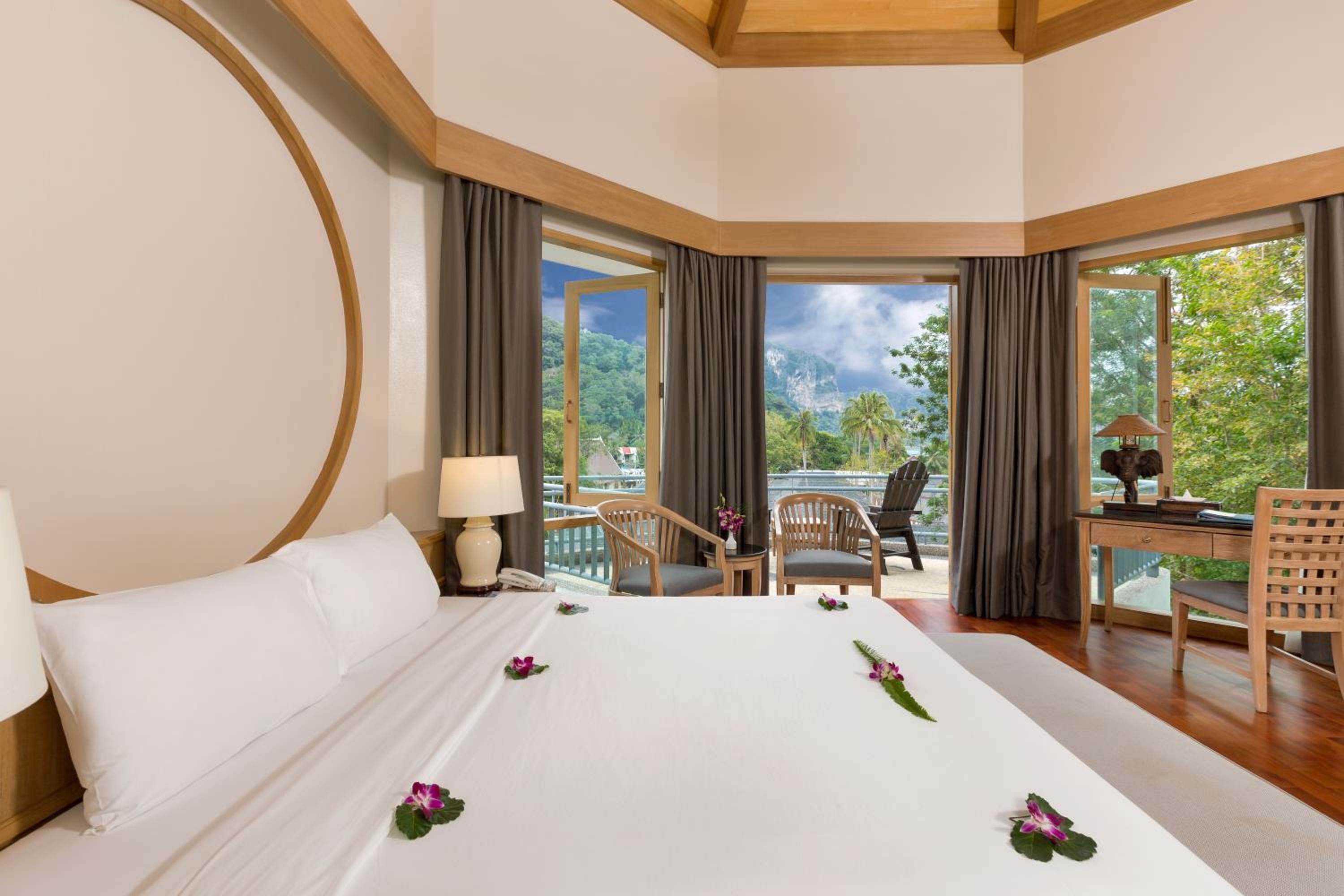 Luxury Grand Room photo 2