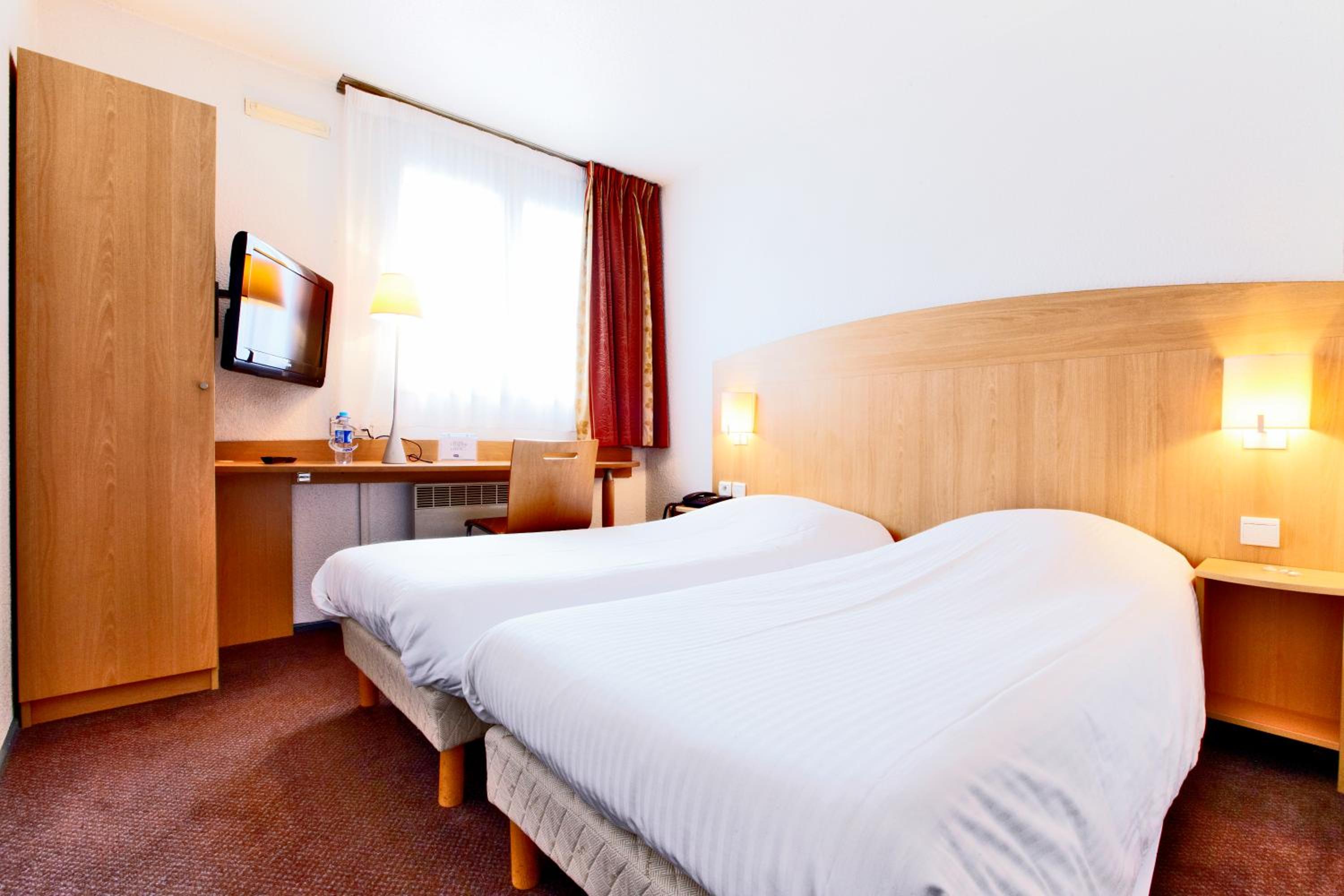 Twin Room - Photo 1