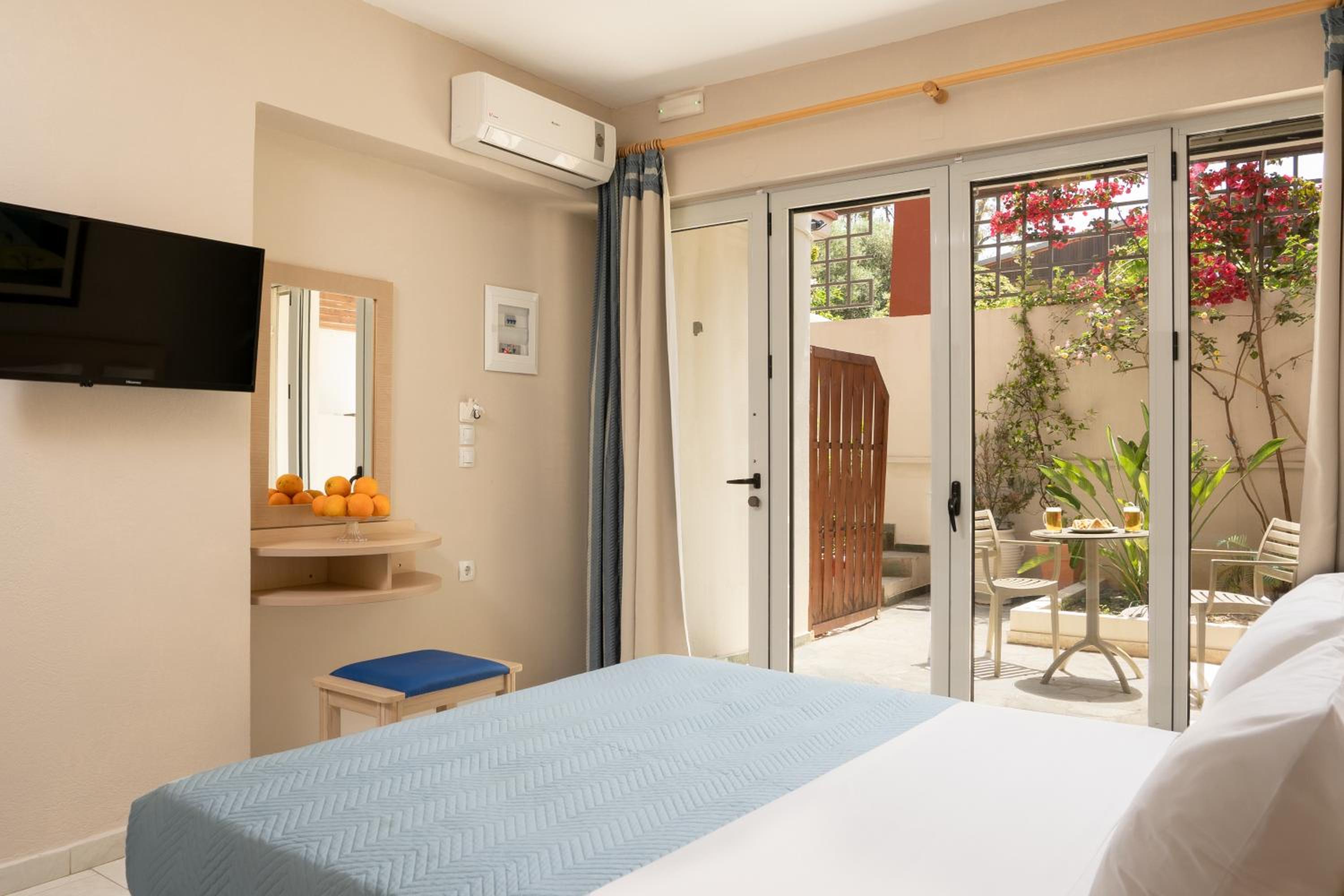 Budget Double Room photo 2