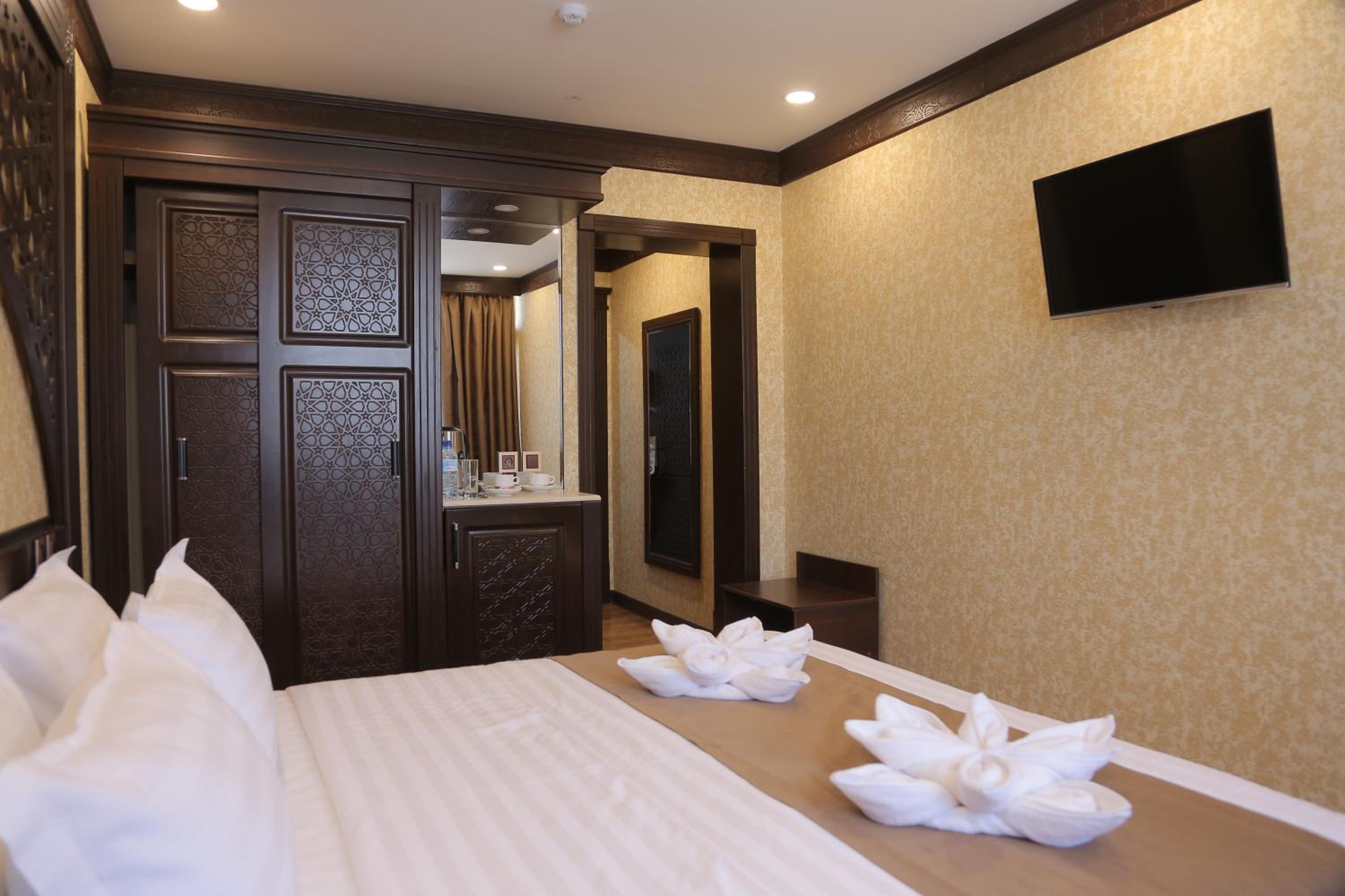 Double Room with Balcony photo 2