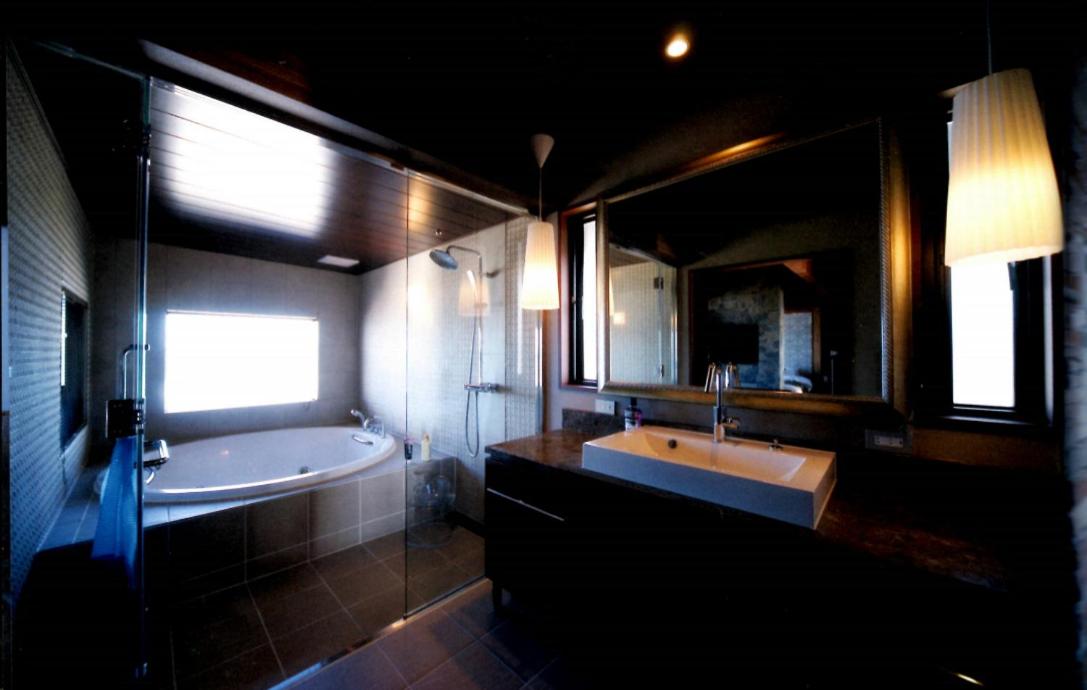 Two-Bedroom Apartment - Photo 30