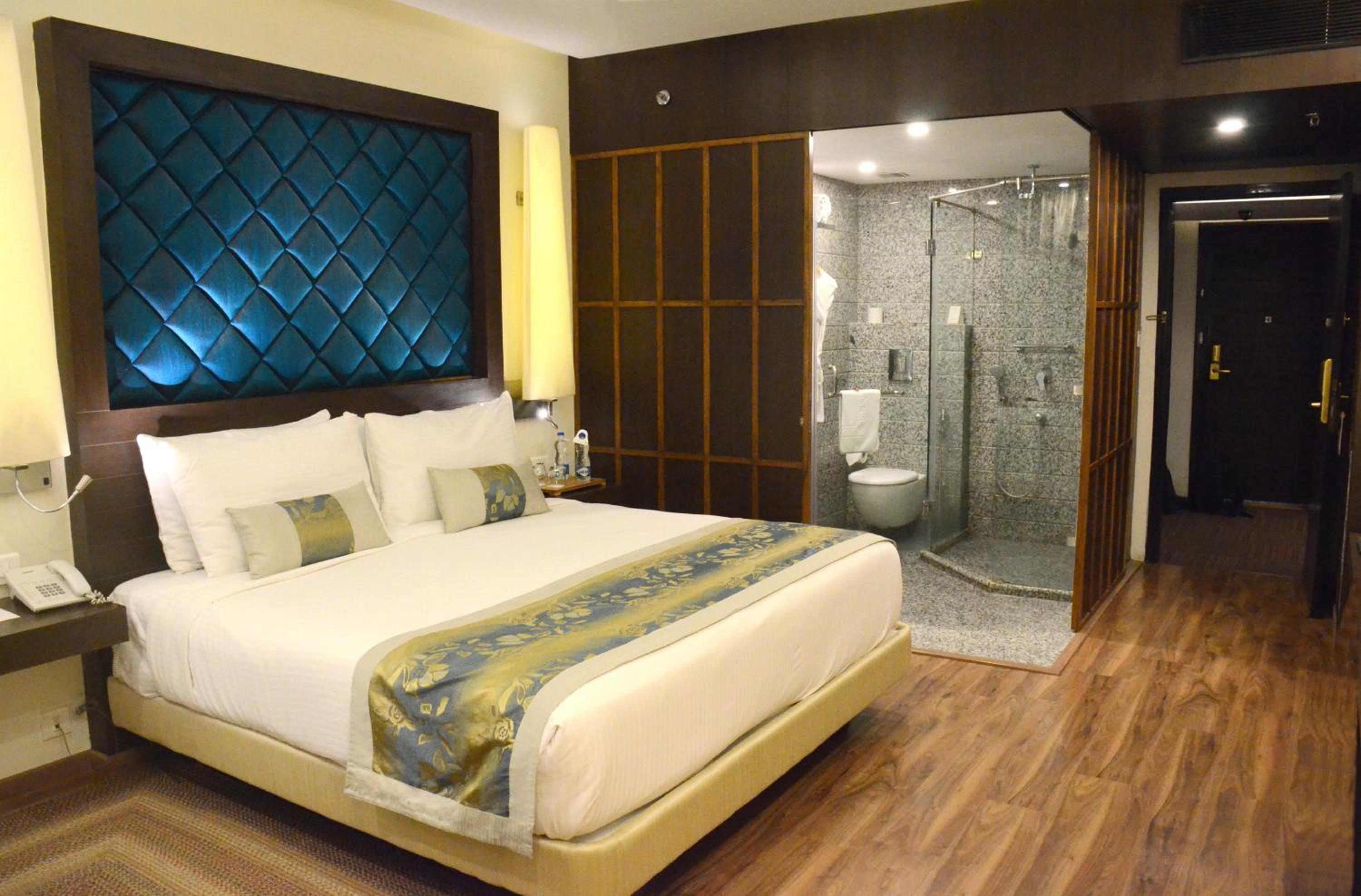 Deluxe Room Twin Bed City View photo 2