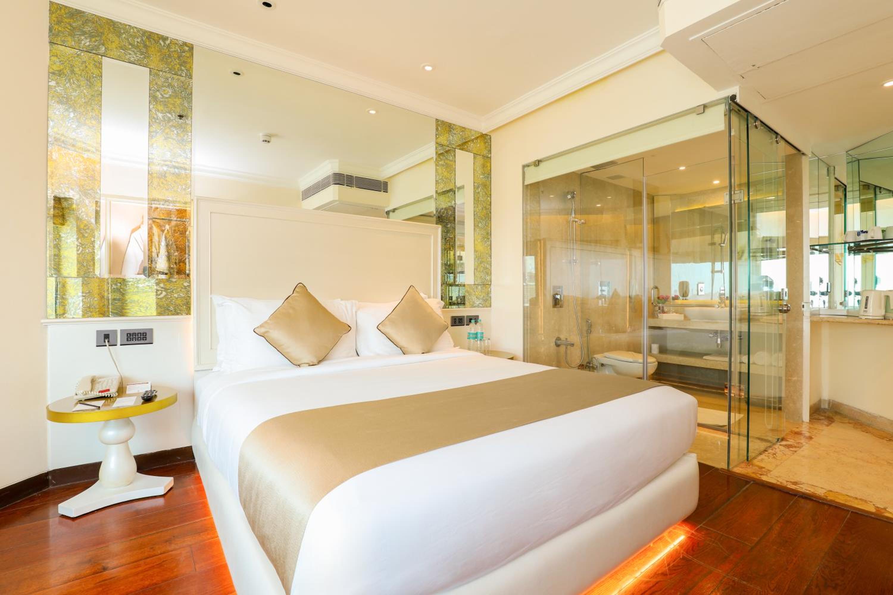 Premium Room - 15% Discount on Food & Soft Beverages thumbnail 6