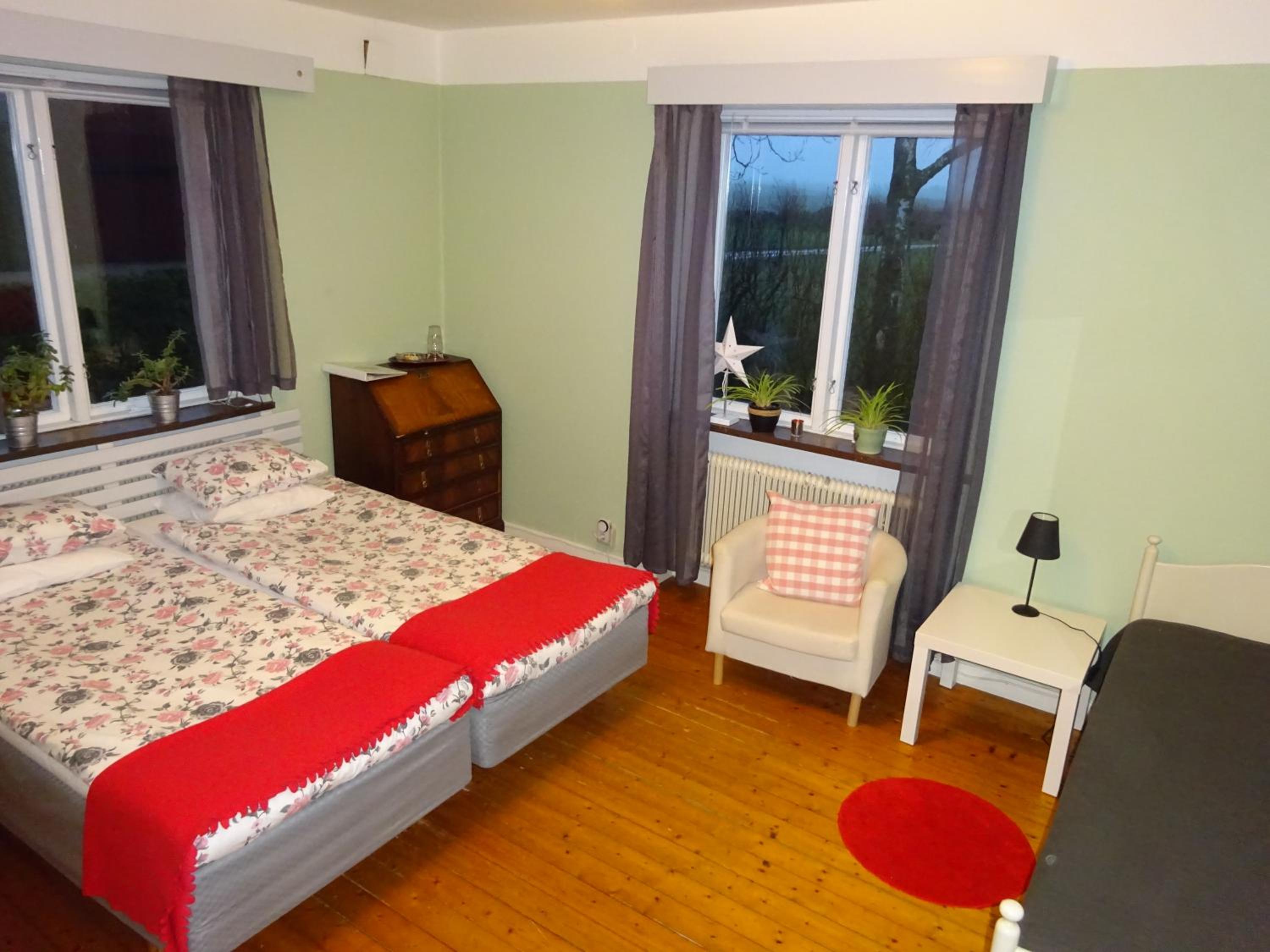 Standard Triple Room with Shared Bathroom photo 2