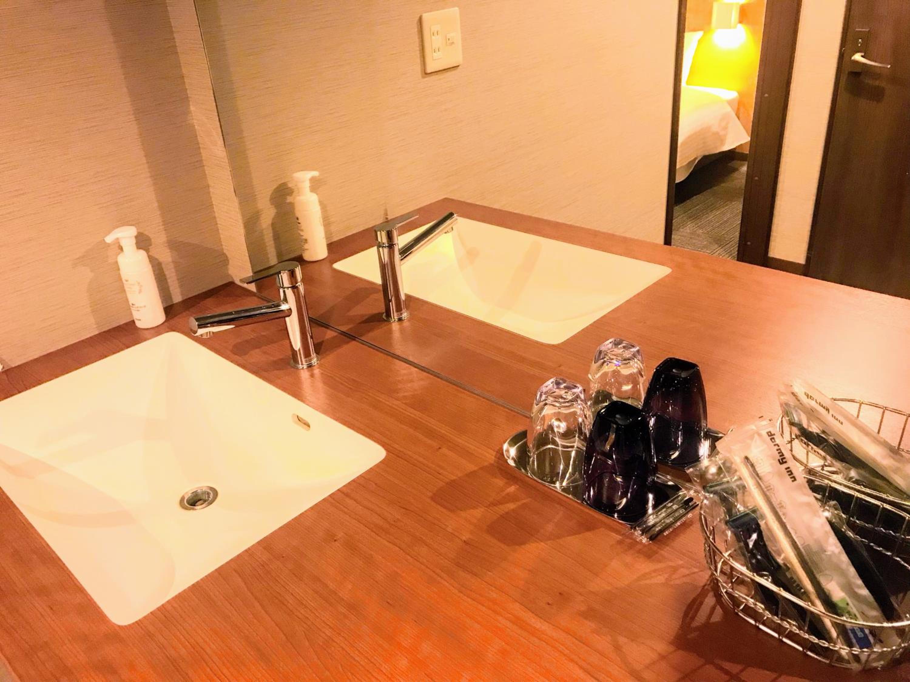 Superior Twin Room with Sofa Bed - Non-Smoking photo 2