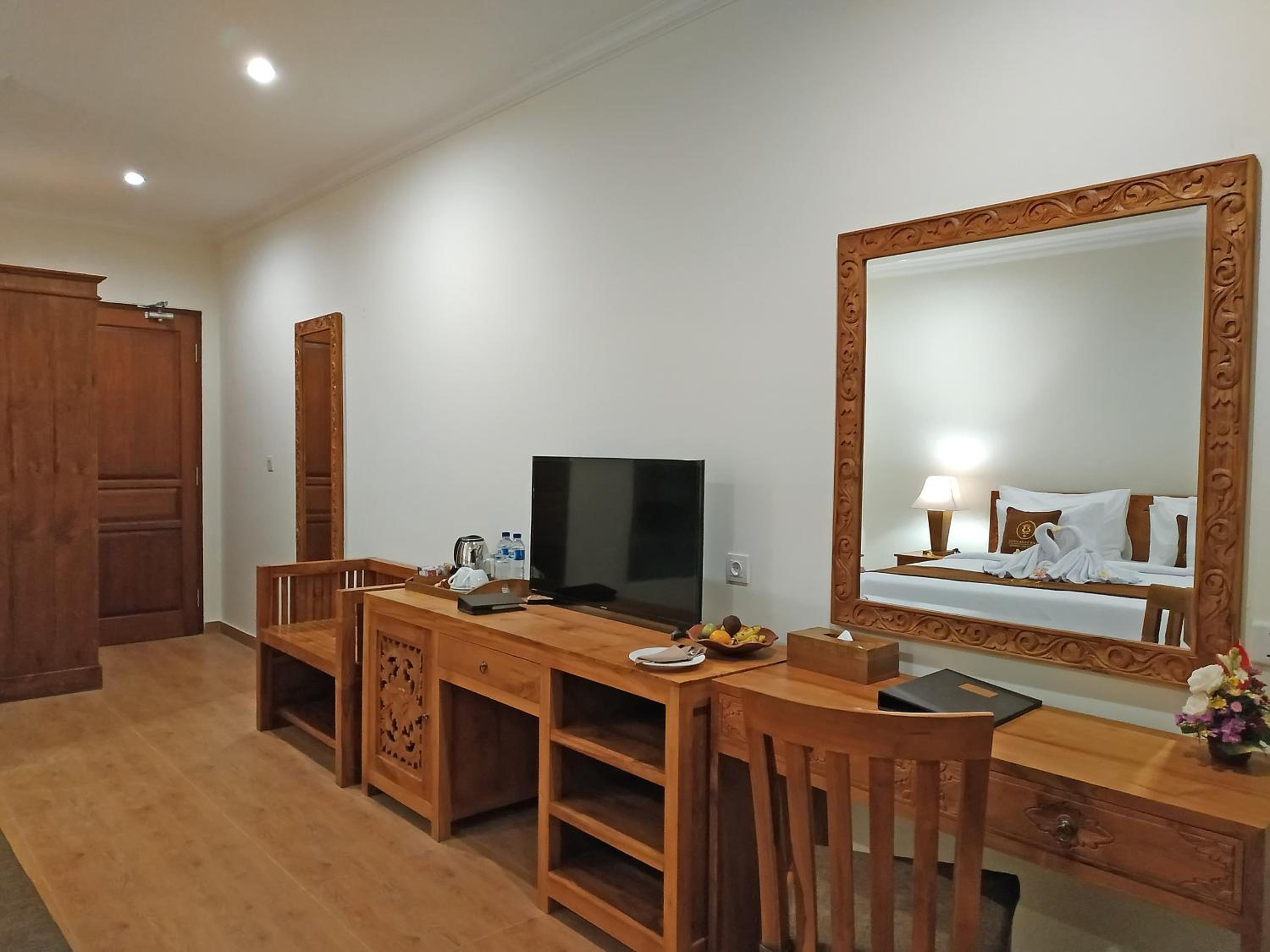 Deluxe Room Balcony with Rice Field View - Photo 18