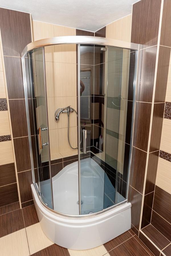 Twin Room with Private External Bathroom - Photo 4