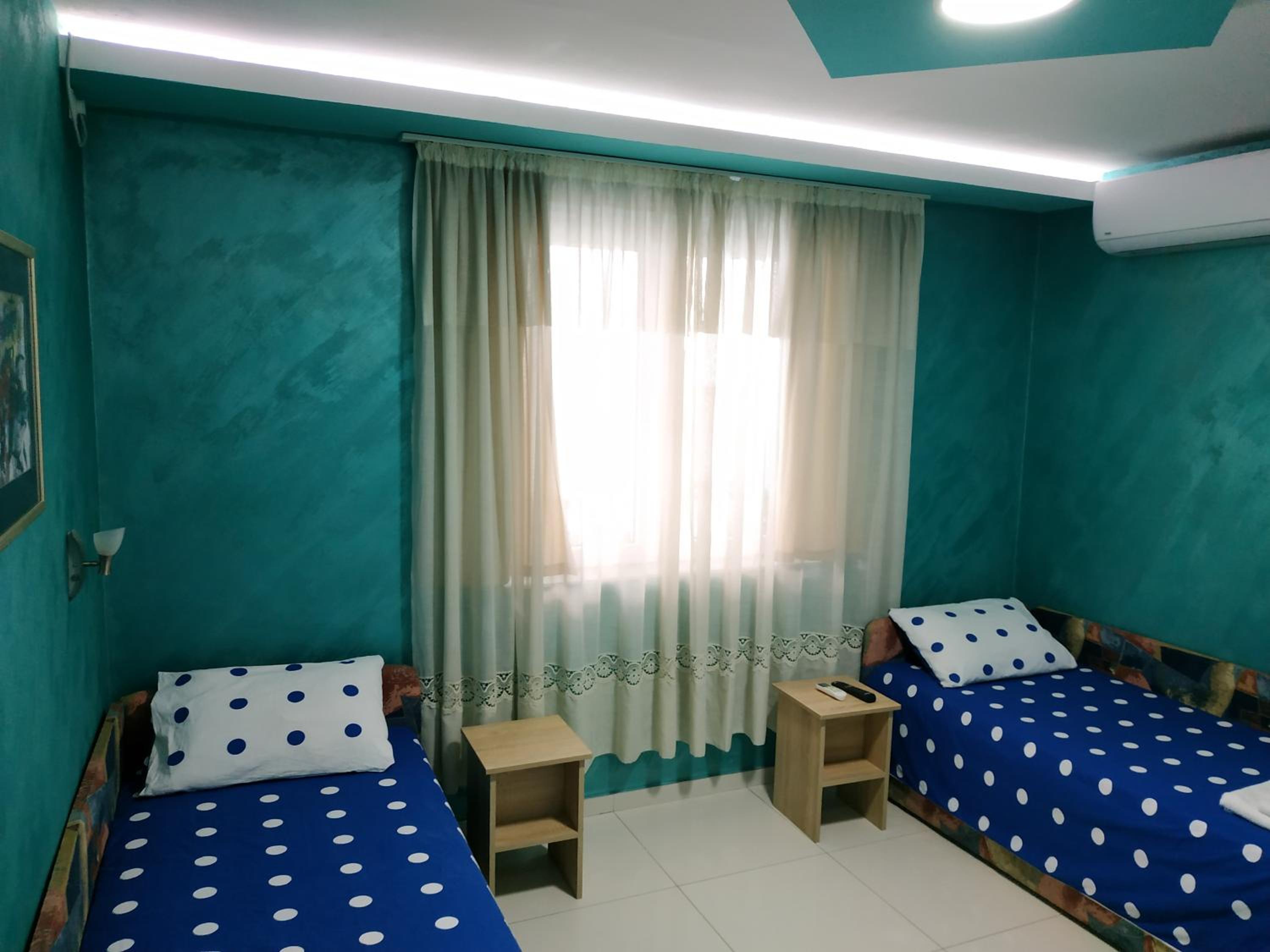 Twin Room with Private Bathroom photo 2