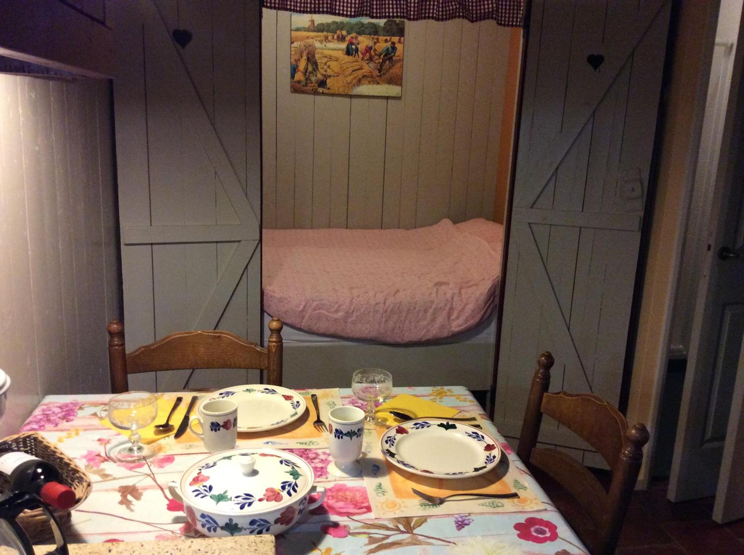 One-Bedroom Apartment - Photo 5