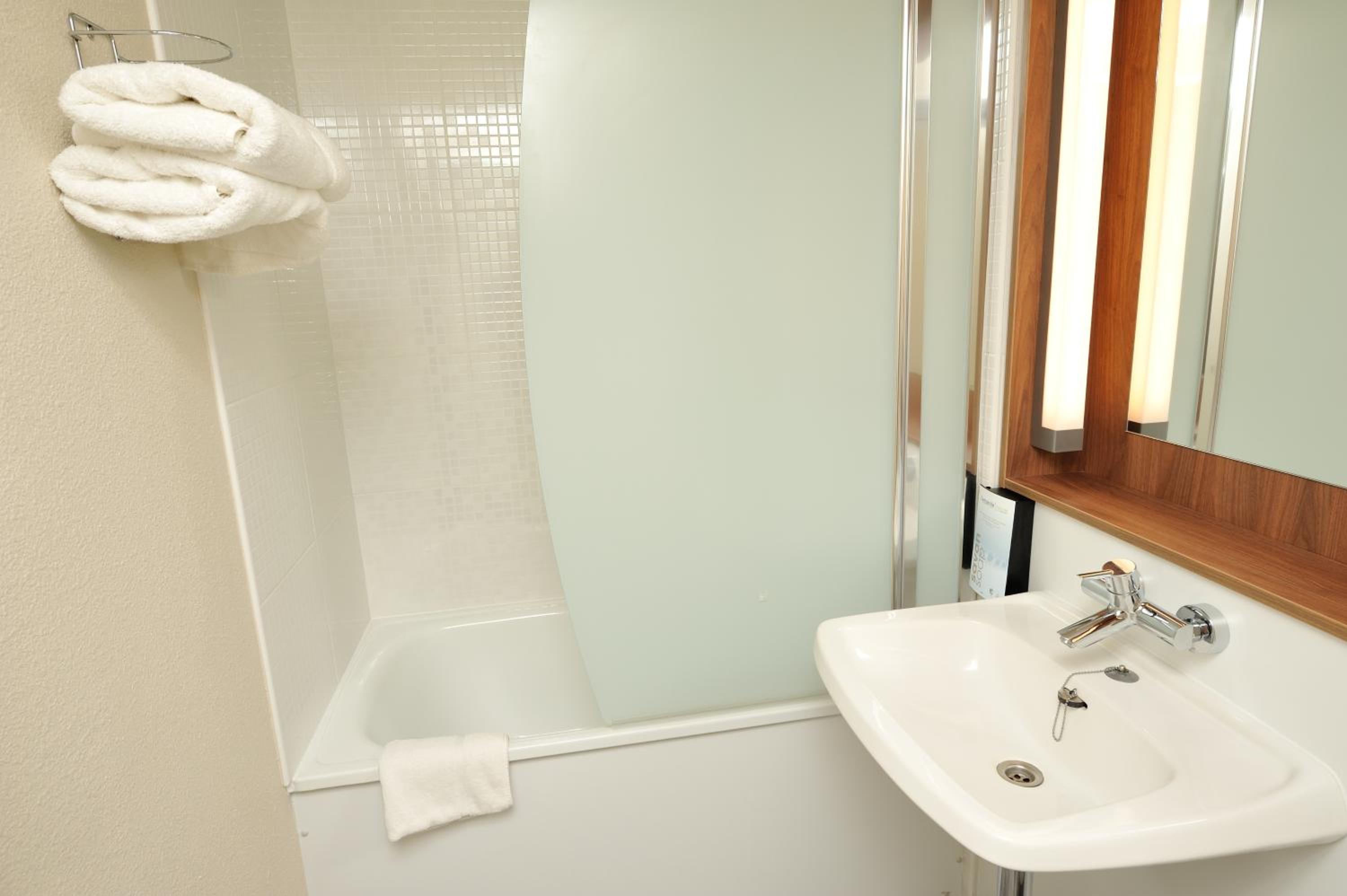 Standard Double Room - Photo 4