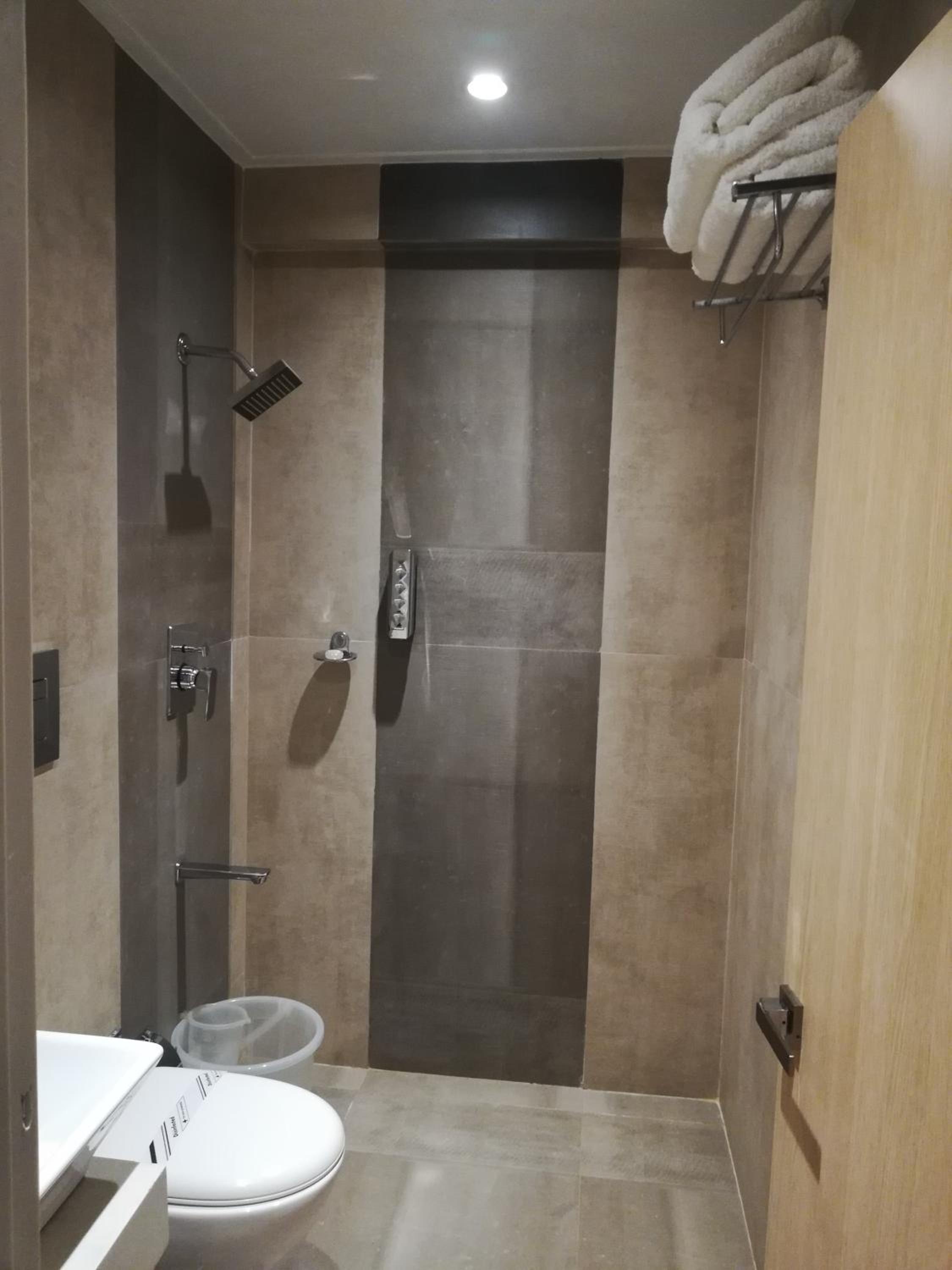 Superior Twin Room - Photo 4
