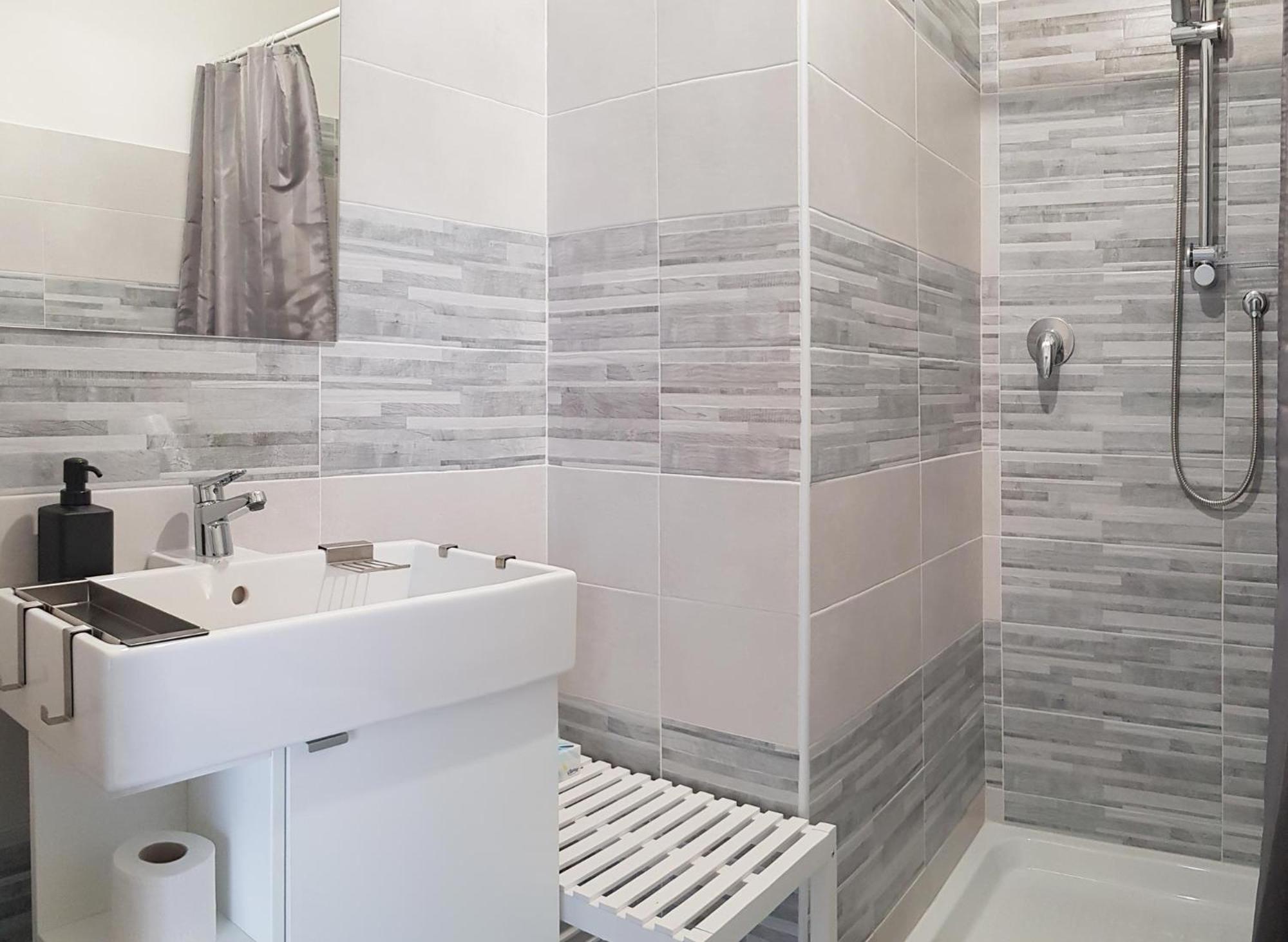 Triple Room - Photo 19