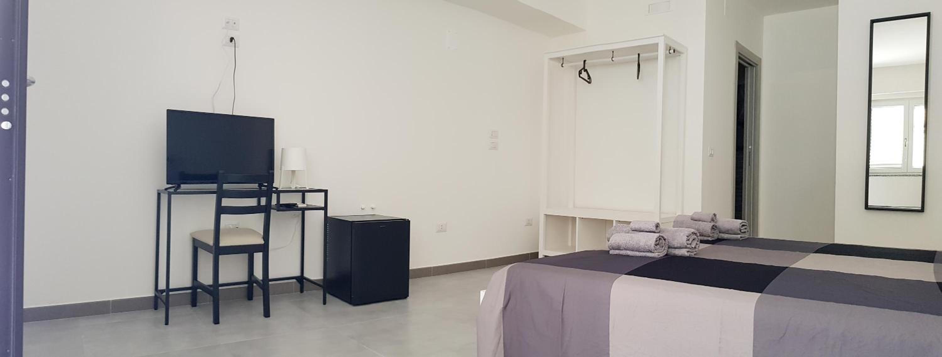 Deluxe Double Room - Photo 25
