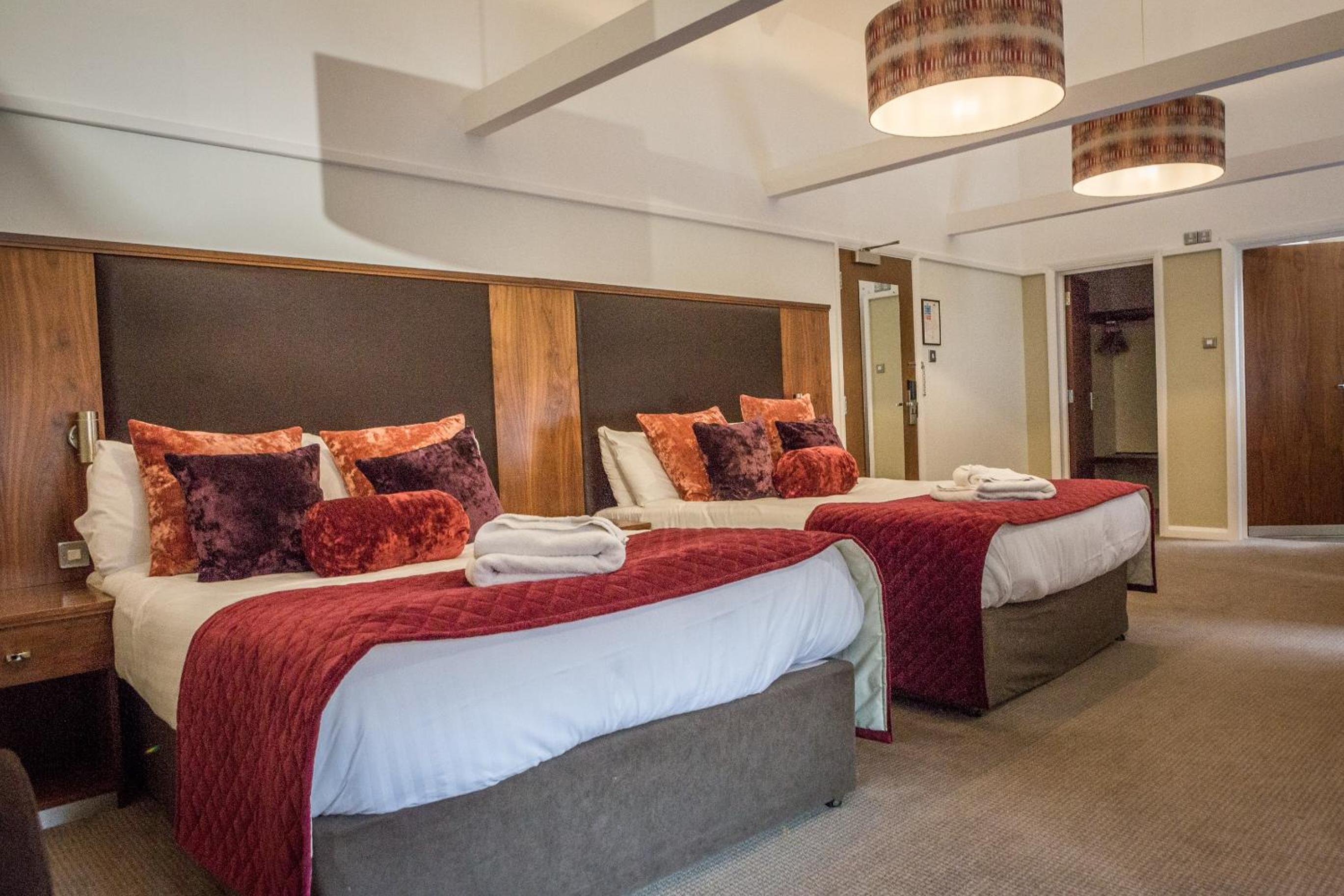 Superior Room with Two Double Beds and Sofa Bed - Non-Smoking photo 2