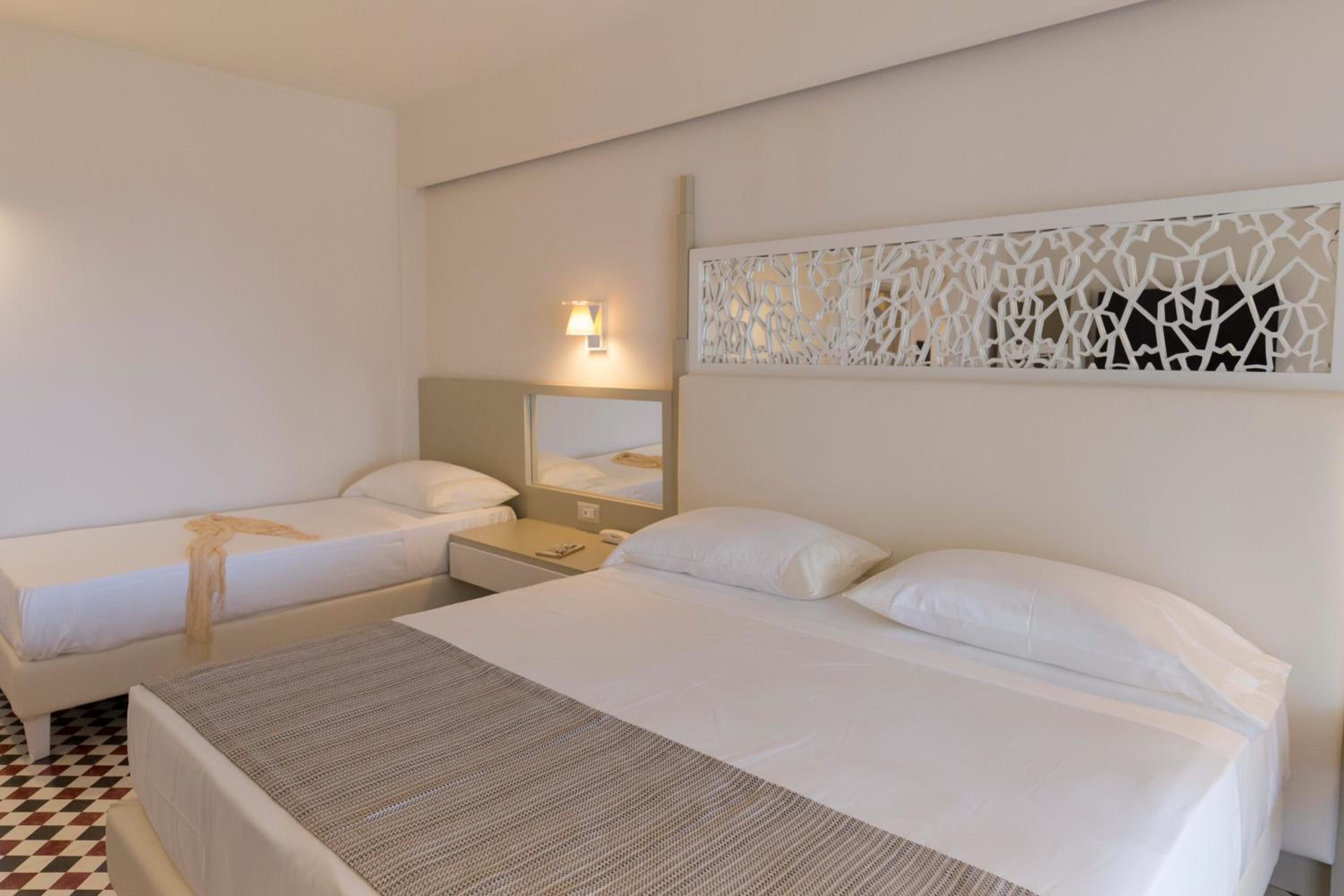 Deluxe Junior Suite - Photo 5