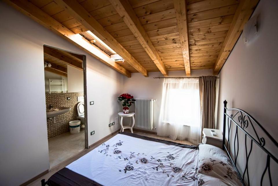 Small Double Room - Photo 1