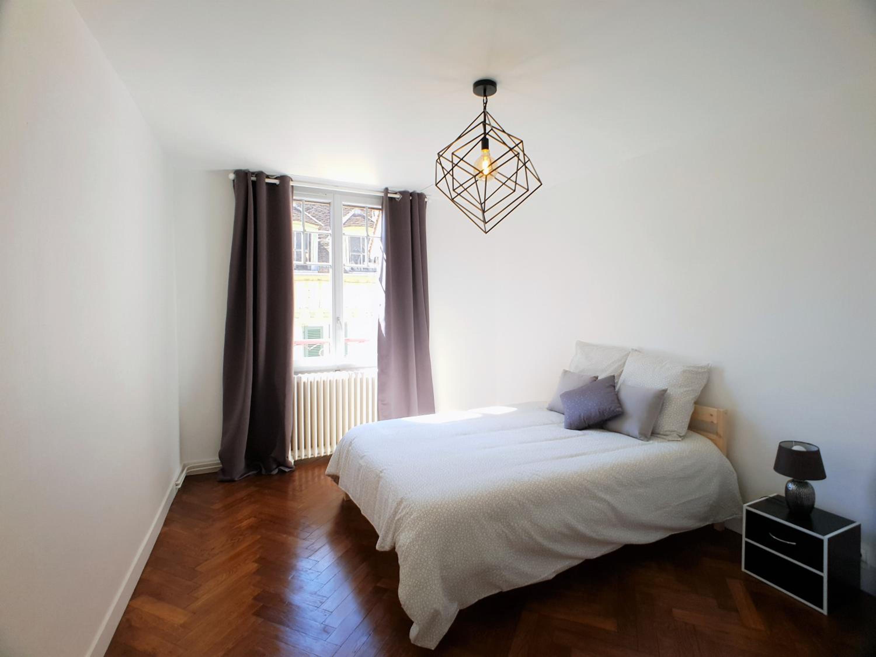 One-Bedroom Apartment - Photo 8